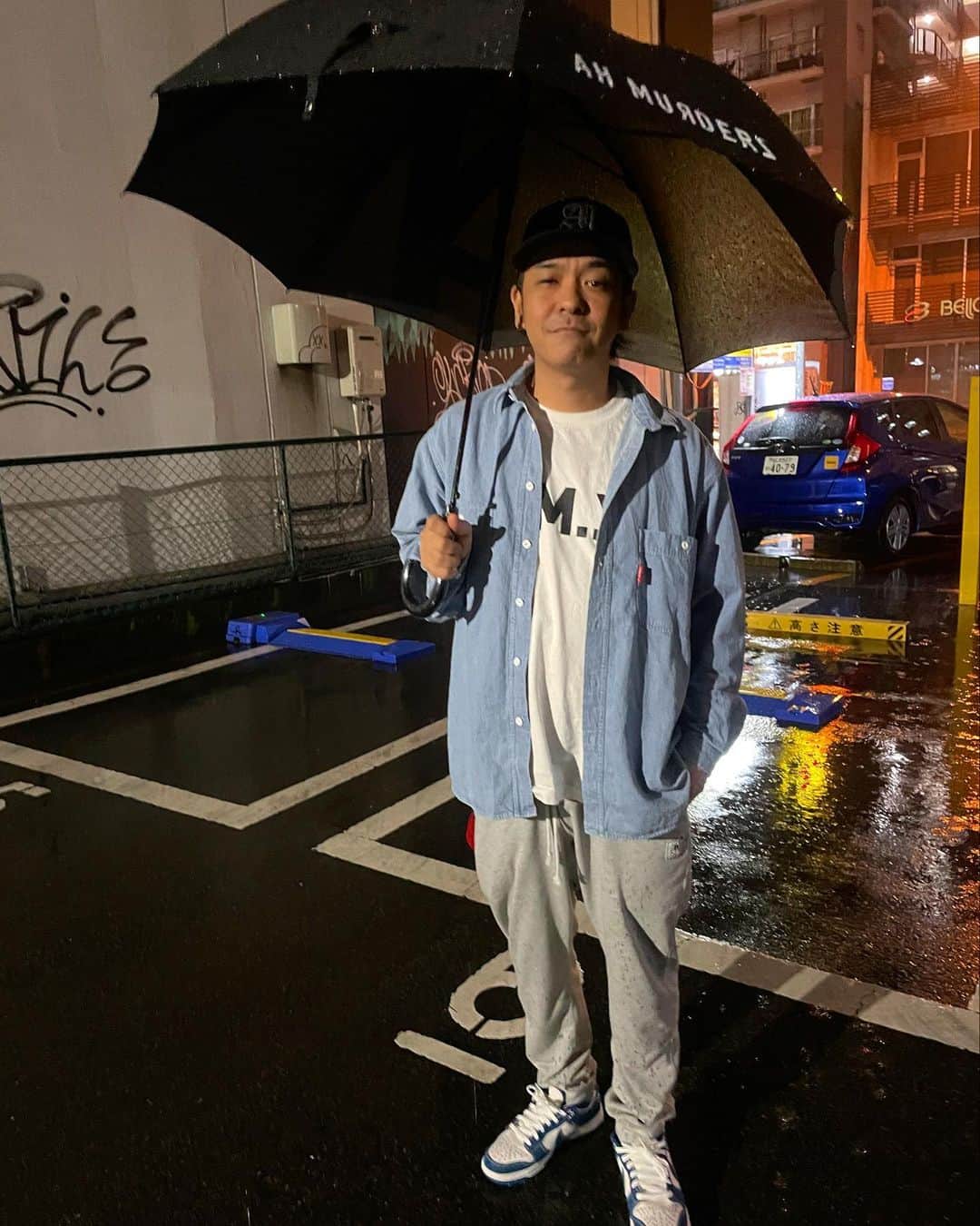 のインスタグラム：「AMの傘久しぶりに役に立った☔️  #ahmurderz」