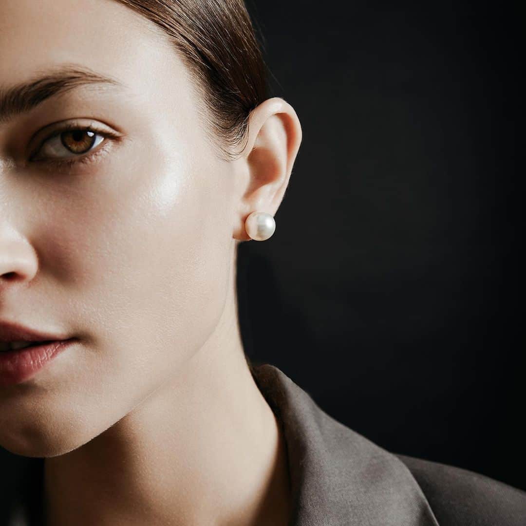 シャシのインスタグラム：「Pearl Stud Earring」