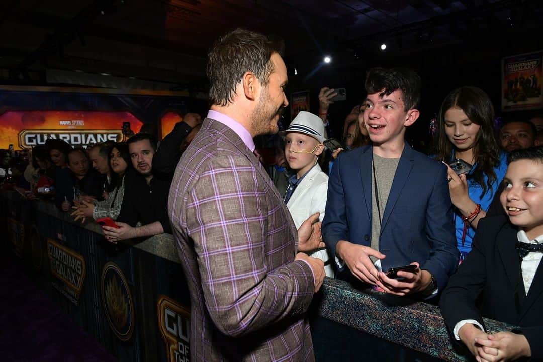 Disneyさんのインスタグラム写真 - (DisneyInstagram)「This week, @MakeAWishAmerica kids had an adventure out of this galaxy on their @MarvelStudios' #GotGVol3 Premiere wishes, meeting some of their favorite cast members before being among the first to see the new movie! 🎥🍿 #WorldWishDay #DisneyWishes」4月30日 2時00分 - disney