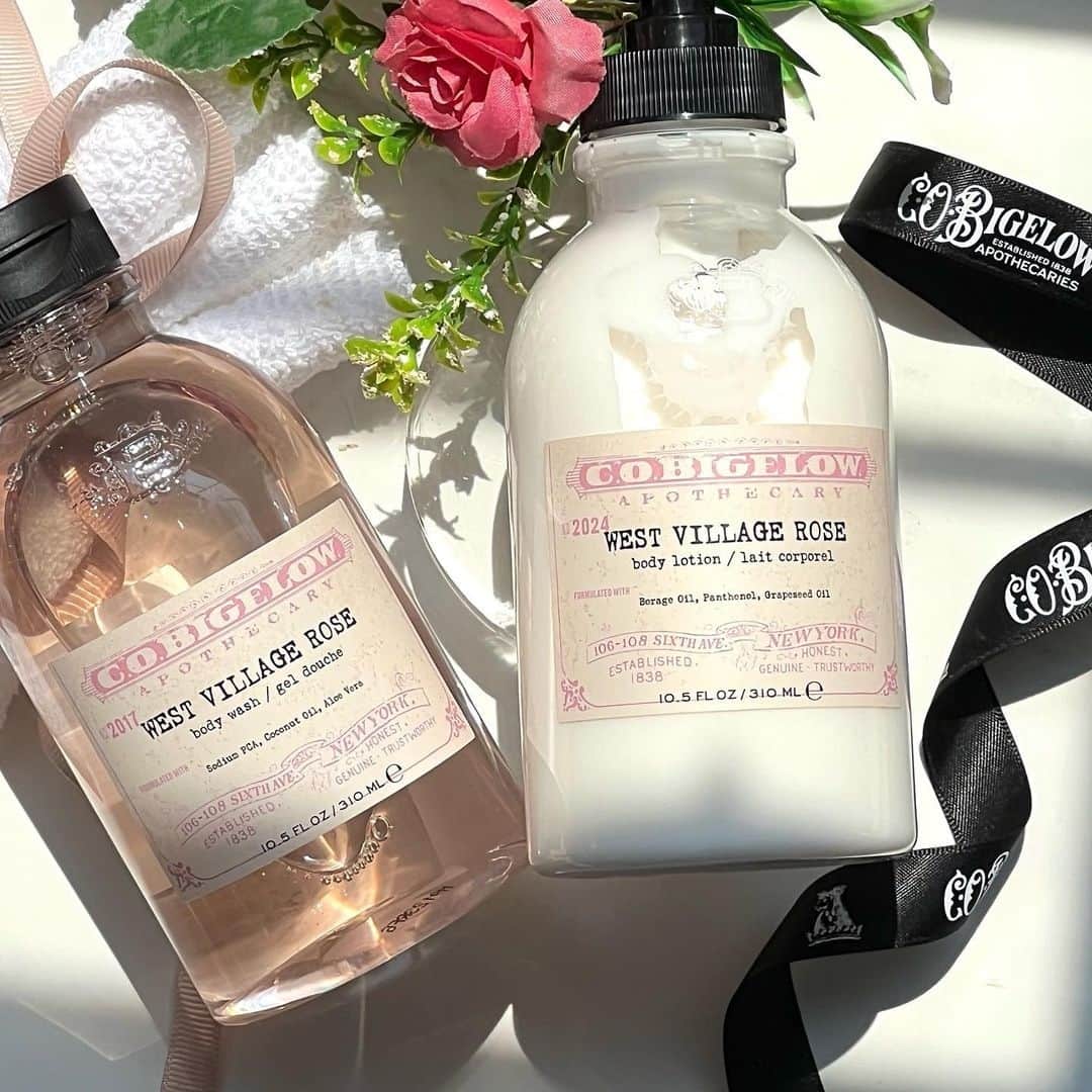 C.O. Bigelowさんのインスタグラム写真 - (C.O. BigelowInstagram)「Mother's Day is around the corner! 👩‍🍼💐 Make sure the special women in your life feel loved with West Village Rose! 💞 This lush fragrance is the perfect combination of florals and woodsy with notes of anjou pear, sparkling bergamot, oakmoss, and sandalwood! 🌹🪵⁠ ⁠ 📷️ @roccoandali_bengal_bros」4月30日 2時01分 - cobigelow