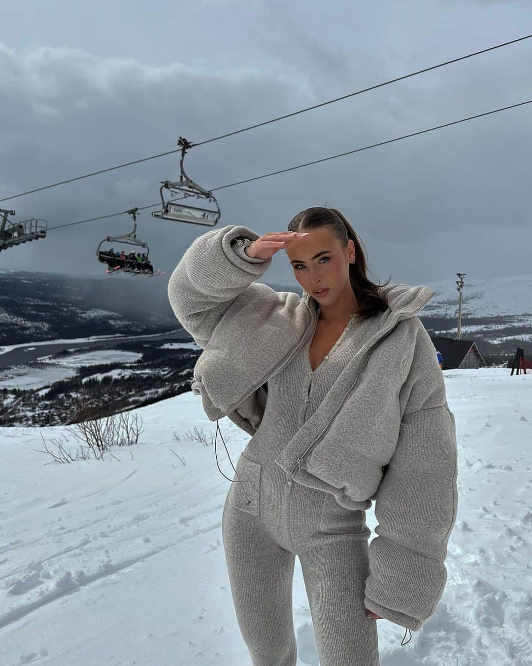 Lisa Tellbeさんのインスタグラム写真 - (Lisa TellbeInstagram)「Åre 🌨️」4月30日 2時25分 - lisatellbe