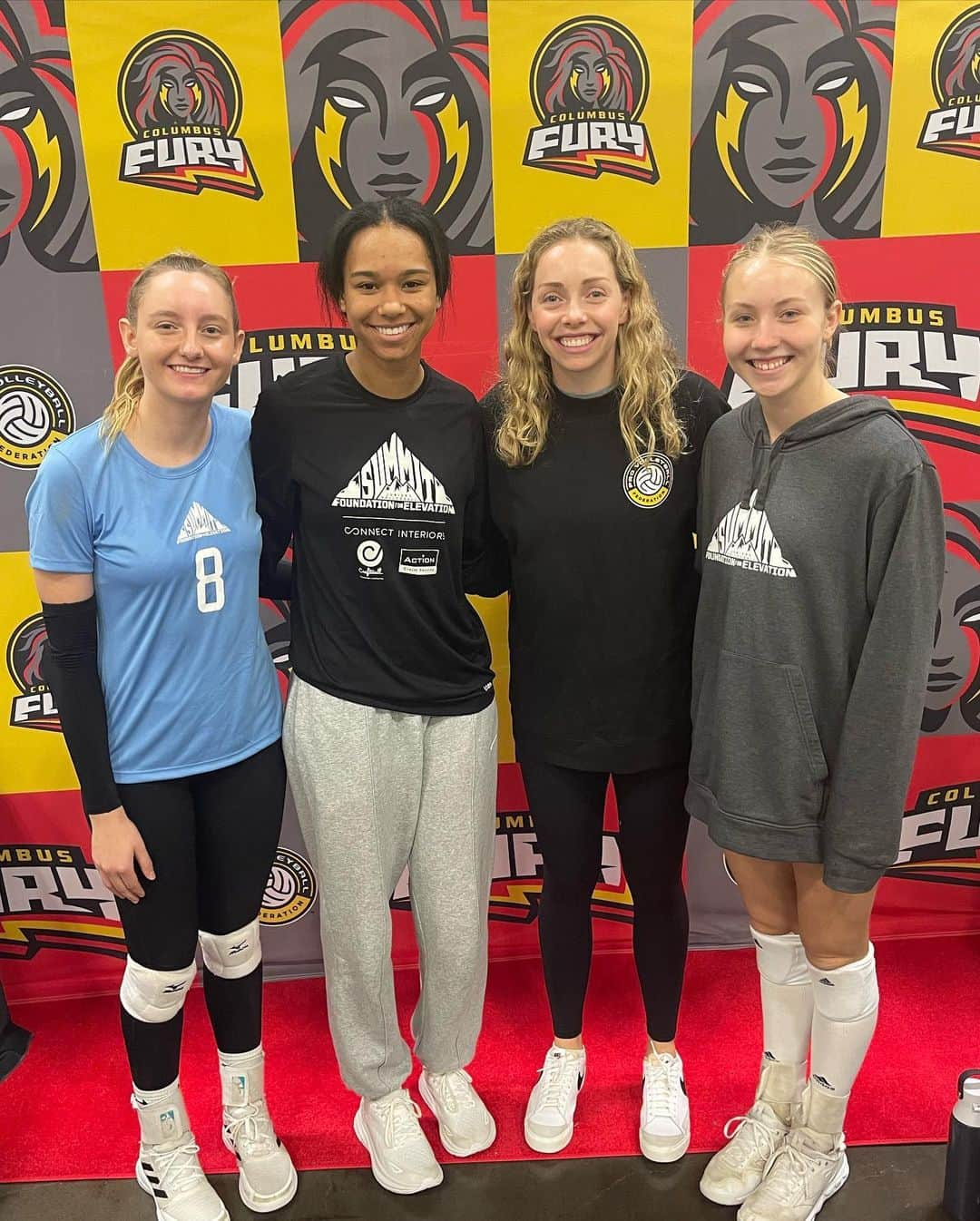 USA Volleyballさんのインスタグラム写真 - (USA VolleyballInstagram)「A familiar face in the building! Morgan Hentz is here at #gjnc18 on behalf of Pro Volleyball Federation and the Columbus Fury. Morgan has been signing autographs, taking pictures, and offering advice!」4月30日 2時52分 - usavolleyball