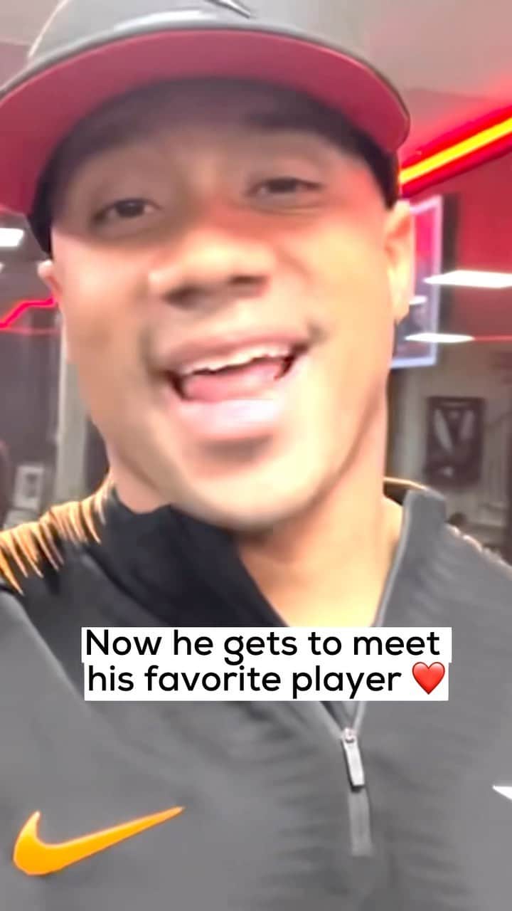 ラッセル・ウィルソンのインスタグラム：「Quan, an 18-year old who received a heart transplant last year (after doctors discovered an underlying unknown heart condition while they were treating Quan from a stroke) had one wish! We were honored to take part in his wish reveal so he could meet the person who gave him strength and courage throughout his medical journey - @dangerusswilson. Can’t wait for Quan to meet Russ and the @broncos this fall. Thank you Russ and @fanatics’ incredible partner @makeawishamerica for making this happen !」