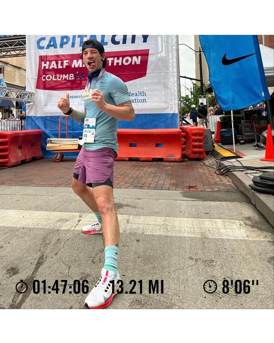 ジョシュ・ダンのインスタグラム：「second half marathon in the bag.   my great friend @alexjohnson.24 asked me last weekend if i wanted to run a half marathon - in a week. so i said yeah, why not  i love running. really changed my life in some ways. getting to do that today with thousands of people was such a rad feeling, and running through the finish line truly is euphoric. i stayed and watched people cross through and feel the emotional victory for themselves and that was almost just as rewarding. if you can, try and go for a run sometime」