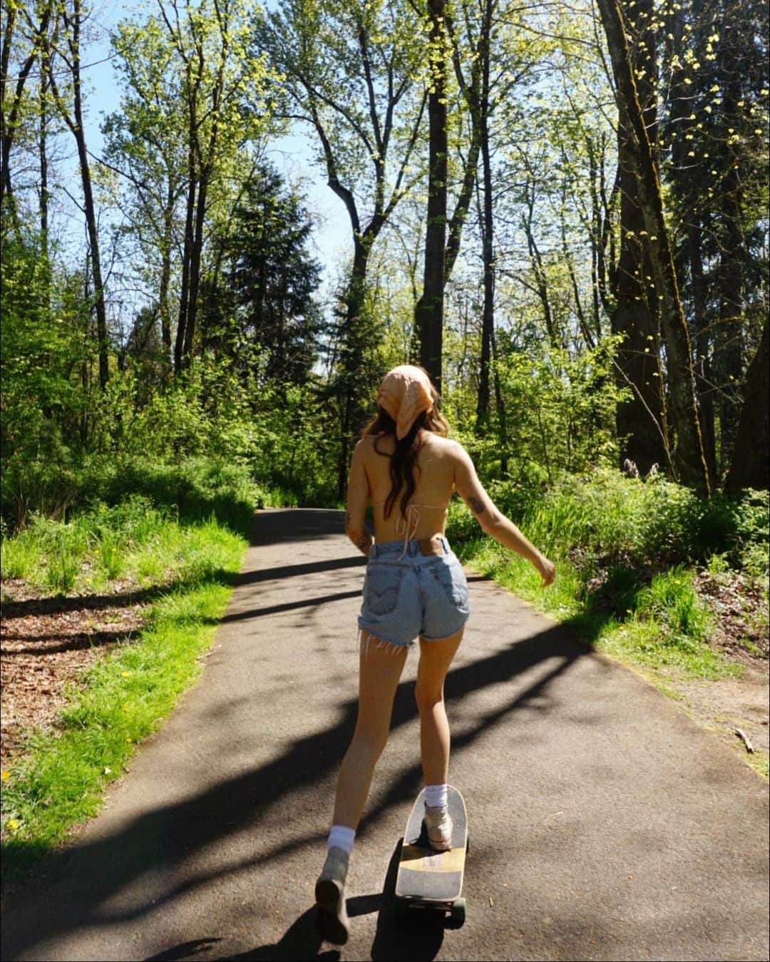 のインスタグラム：「follow me to the river」