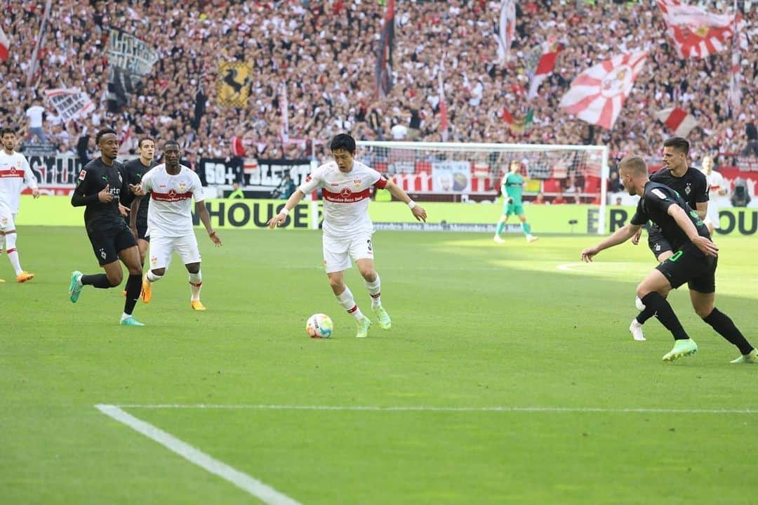 遠藤航のインスタグラム：「.. .+3✅ . #vfb #stuttgart #germany #🇩🇪 #🇯🇵  #bundesliga #win  #immerweiter #heimsieg  . #ブンデスリーガ #シュツットガルト」