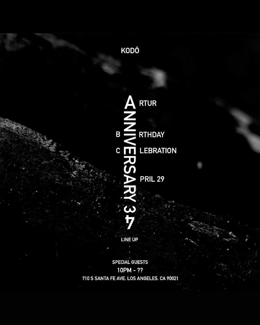 KanaKatanaさんのインスタグラム写真 - (KanaKatanaInstagram)「My furry music directors and I put some tunes together for my dear friend @________.artur bday tonight starting 10pm. Playing along side with another good friend of mine @yair__________  it's going to be super fun come join us 🥢🍶 It's been nice start of weekend playing music, finally weather is looking like LA for nice open air vibez can't wait to see familiar faces very soon :)   📍 @kodo.la   #music #celebration #dancemusic」4月30日 6時37分 - kanahishiya