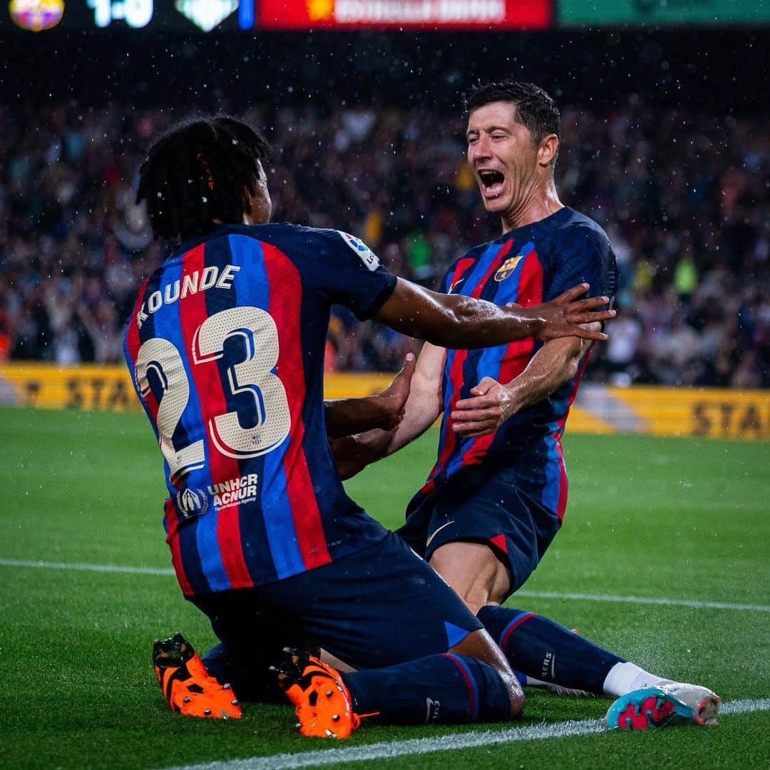 ロベルト・レヴァンドフスキのインスタグラム：「What a night!   @fcbarcelona」
