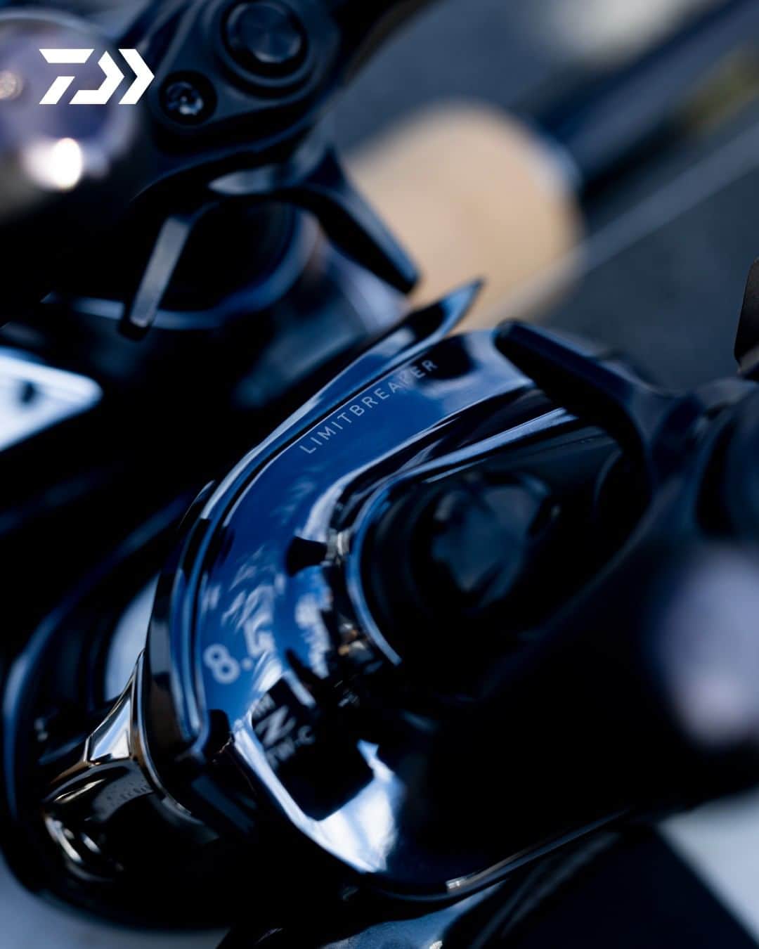 daiwa _japanのインスタグラム：「フィッシングシーンに、新しい価値を。	#DAIWA #ダイワ #釣り #フィッシング #fishing #IMZ #LIMITBREAKER」