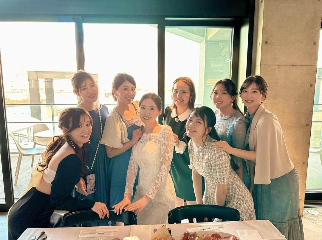 SARAKIMISAKIさんのインスタグラム写真 - (SARAKIMISAKIInstagram)「この間のウェディングパーティー💒💐  とてもふたりが幸せそうで そして周りの人たちがみんな楽しそうで 喜びが溢れていて、とても幸せな空間でした💗  ひょんなことから出逢って そこからふたりの結婚までを お祝い出来たことがとても嬉しい☺️💕 大人になってから、こんなに友達が出来るなんて 本当に想像しなかったなぁ。  ずっとずっとお幸せに🕊💕  . . . #結婚式 #ウェディング #ウェディングパーティー #結婚式コーデ #参列 #参列ヘア #ウェディングコンペ #参列コーデ」4月30日 17時36分 - misarasara.golf