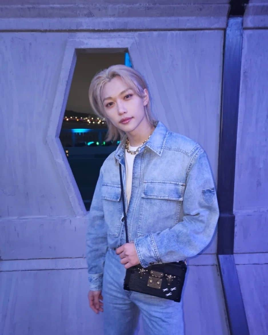 Stray Kidsさんのインスタグラム写真 - (Stray KidsInstagram)「Once again thank you @louisvuitton & @NicolasGhesquiere 💙  For bringing the Pre fall 2023 Women’s show to South Korea 🫶♥️  Everything was graceful and beautifully well put together.  Thank you for the cinematic experience for the first time🙏💙 2023년 프리폴 여성 쇼를 한국에 가져온 것에 대해 🫶♥️  다시 한 번 @louisvuitton & @NicolasGhesquiere 💙 진심으로 감사합니다💛 모든 것을 우아하고 아름답게 만들어 주어서, 처음으로 영화적인 경험을 선물해주어서 감사합니다💙  #LVPREFALL23 #LouisVuitton #felix」4月30日 17時44分 - realstraykids