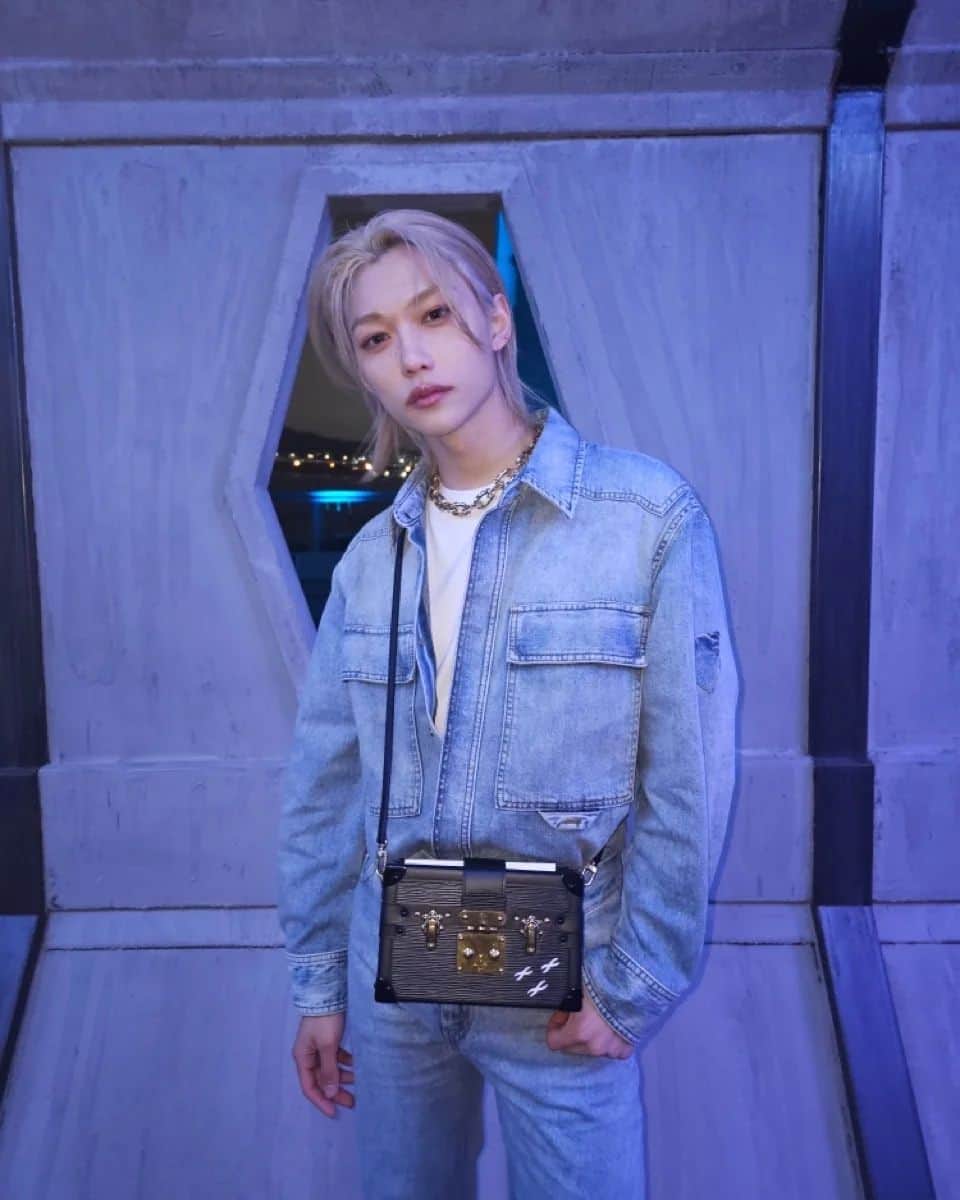 Stray Kidsさんのインスタグラム写真 - (Stray KidsInstagram)「Once again thank you @louisvuitton & @NicolasGhesquiere 💙  For bringing the Pre fall 2023 Women’s show to South Korea 🫶♥️  Everything was graceful and beautifully well put together.  Thank you for the cinematic experience for the first time🙏💙 2023년 프리폴 여성 쇼를 한국에 가져온 것에 대해 🫶♥️  다시 한 번 @louisvuitton & @NicolasGhesquiere 💙 진심으로 감사합니다💛 모든 것을 우아하고 아름답게 만들어 주어서, 처음으로 영화적인 경험을 선물해주어서 감사합니다💙  #LVPREFALL23 #LouisVuitton #felix」4月30日 17時44分 - realstraykids