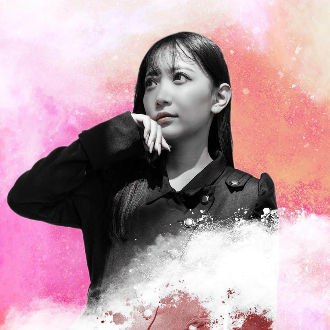 のインスタグラム：「【ご報告】  この度、#バグベア神曲また作ったってよ (#バグ神) にボーカルとして加入することになりました！  自分の大好きな歌を皆さんに届けられる日がまた訪れたこと、本当に嬉しく思っています！✨  これから頑張っていきますので、 応援よろしくお願いいたします！  (バグ神=バグシンと読みます🙇🏻‍♀️)」