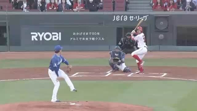 RCC中国放送「ＲＣＣスポーツ」のインスタグラム：「⚾️ 明日の#カーチカチテレビ 🔥  祝🎊菊池選手1500安打！ プロ12年間で積み上げてきた歴史を一挙にお届け！ 改めてその凄さがわかります、、  さらに虎視眈々と一軍の座を狙い続ける、入団5年目林選手の特集も！ 打撃フォームを模索する中たどり着いたのは「棒立ち」!??? その言葉の真意はイマナマ18時台カーチカチで！  もちろんこの週末巨人3連戦もたっぷり振り返ります！  #カープ #菊池涼介 #林晃汰 #新井貴浩」