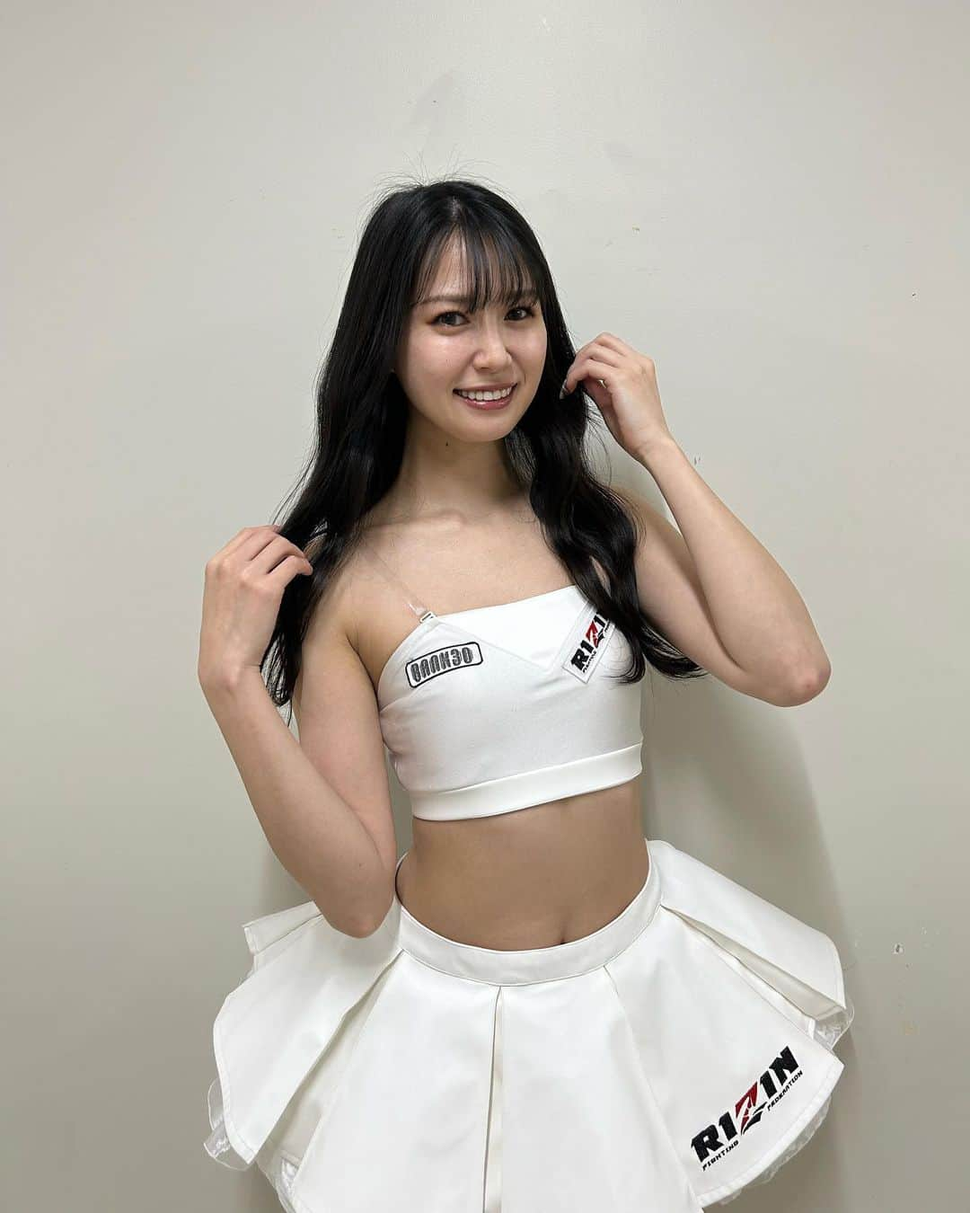 荒井つかささんのインスタグラム写真 - (荒井つかさInstagram)「FEDELTA presents RIZIN LANDMARK5 in YOYOGI ご来場いただきありがとうございました！ 満員御礼⭐️🎉  会場すごい盛り上がりでしたね！！ どの試合も熱くて、 本当に見応えのある9試合でした🔥  そして、5月6日はRIZIN.42です！ 私もRIZINガールとして 会場へ行きますので、 皆さんお待ちしています🙋🏻‍♀️🤍🤍  PPVも発売中なので、 会場へ来れない方もご覧下さい！  #RIZIN #RIZN_LANDMARK5 #RIZIN42 #RIZINガール #格闘技」4月30日 18時12分 - 22tuttu_