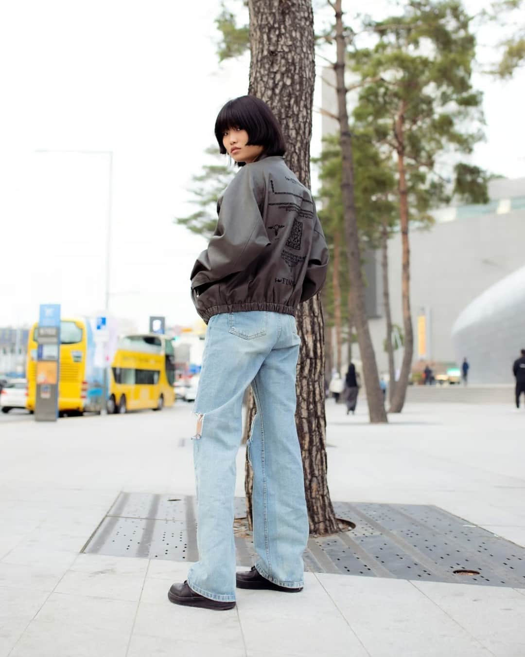 Fashionsnap.comさんのインスタグラム写真 - (Fashionsnap.comInstagram)「Name: Naun⁠ Occupation: model⁠ ⁠ Jacket #604SERVICE⁠ Pants #Leey⁠ Shoes #NIKE⁠ ⁠ Photo by @chisako.ss⁠ ⁠ #スナップ_fs #fashionsnap #fashionsnap_women」4月30日 10時00分 - fashionsnapcom