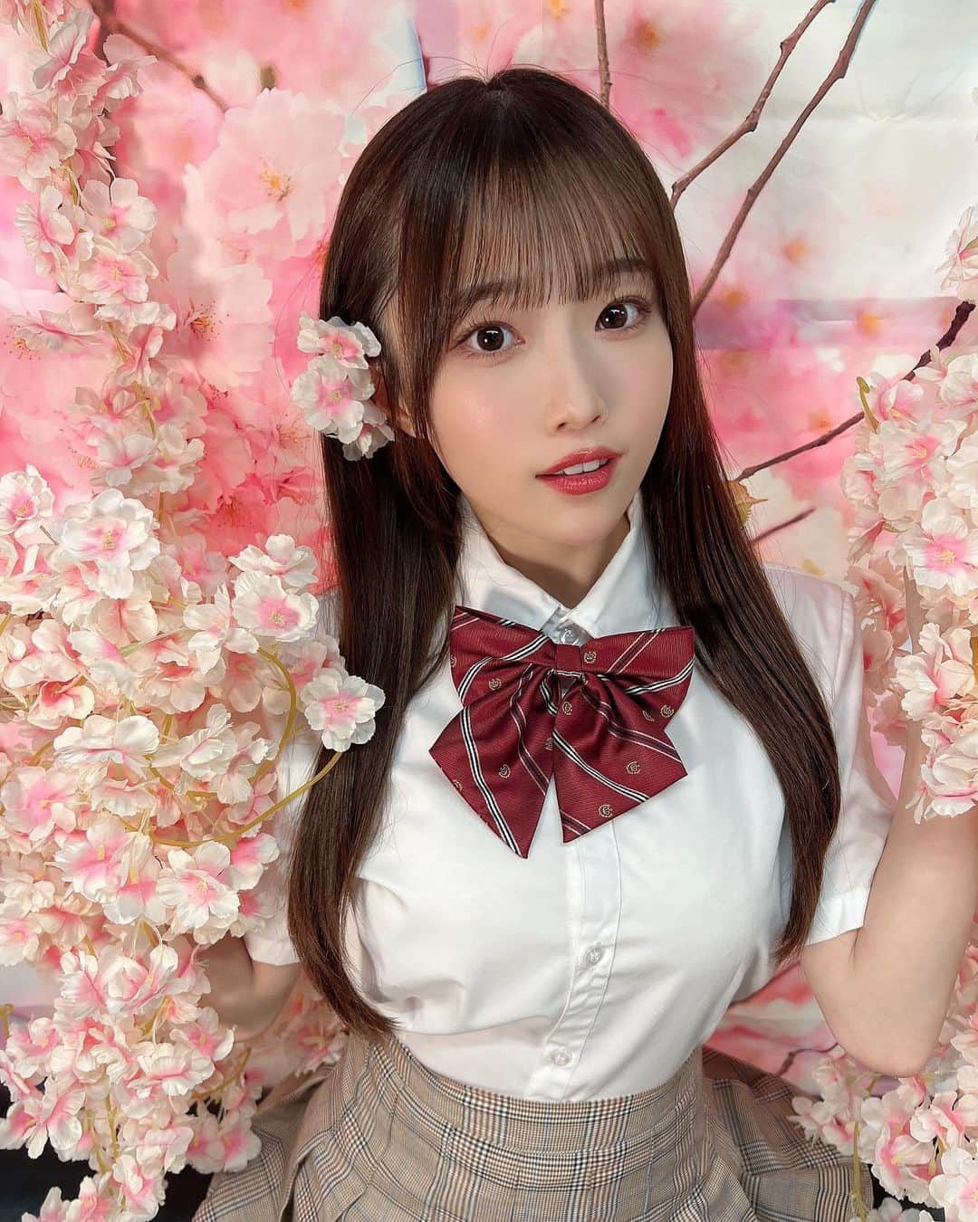 岸みゆさんのインスタグラム写真 - (岸みゆInstagram)「おはよう🌸制服どおかな♡」4月30日 10時04分 - miyu_kishi0213