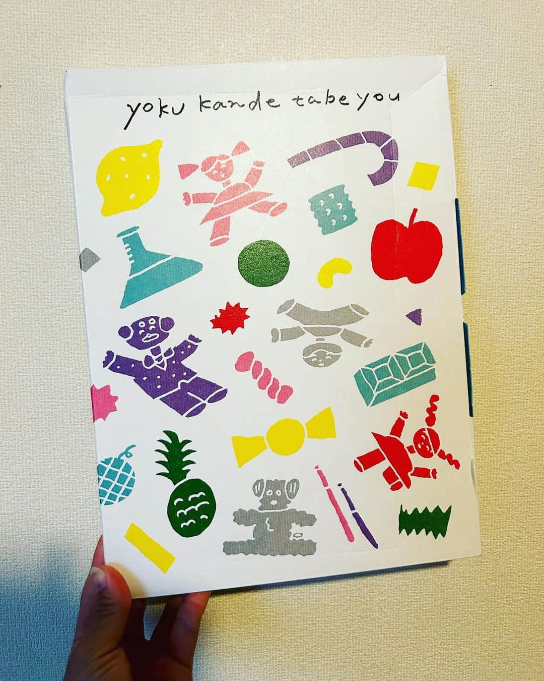小倉ひまわりのインスタグラム：「.  @kids_snack_lab さんのグルテンフリースナック🍪🍫  保存料、着色料不使用で小麦粉も使っておらず、身体にとてもいいお菓子🍪  小分けになってるからラウンド中にも最適です⛳️🏌️‍♂️  #kidssnacklab  #スナック  #おかし #グルテンフリー」
