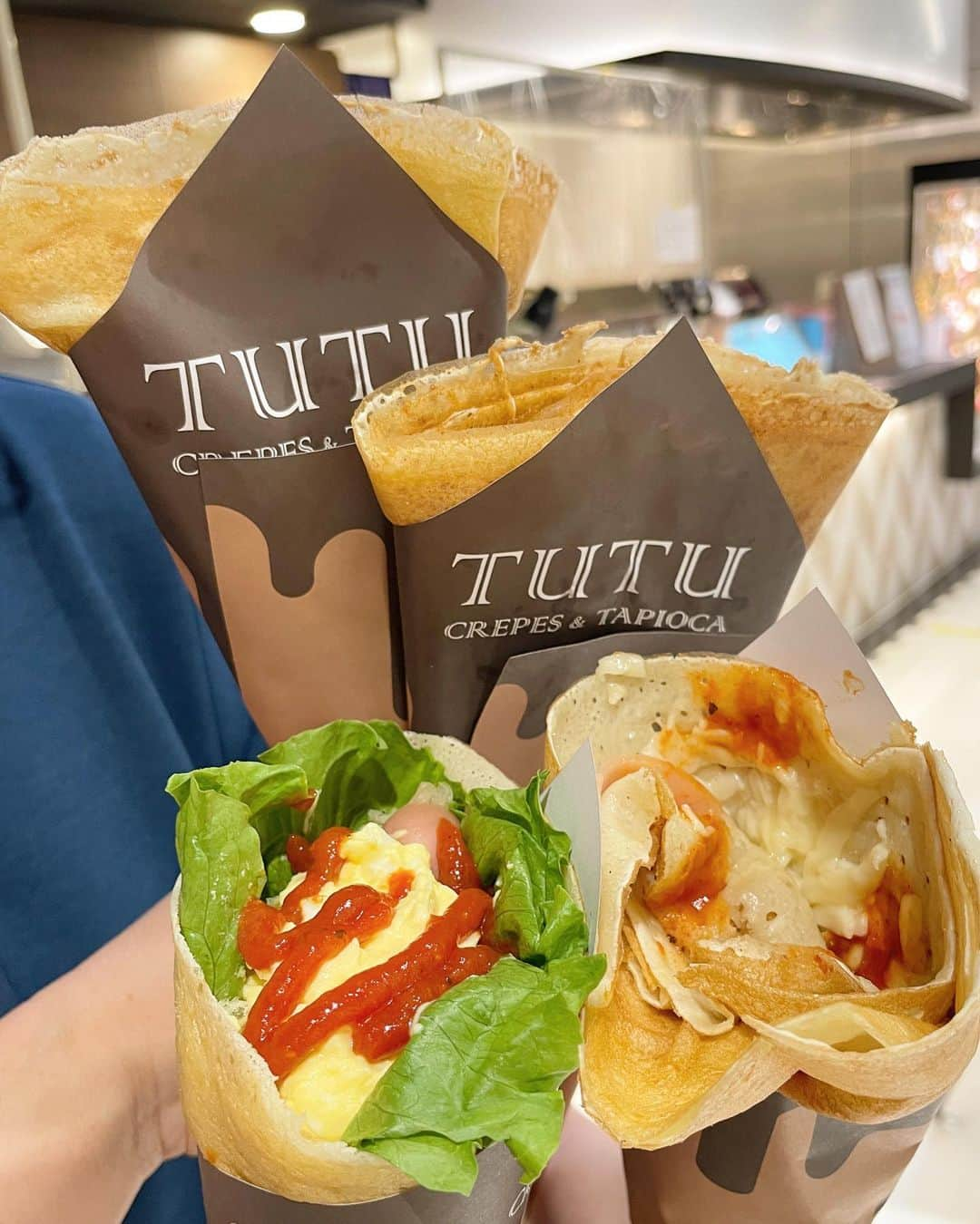 もーさんさんのインスタグラム写真 - (もーさんInstagram)「(*˘︶˘*).｡.:*♡ ♡♡♡ 買い物帰りにクレープ♪ ・ 📍TUTU CREPES @tutu_tapioca  ・ ◎シュガーバター ¥430 ◎シナモンシュガーバター ¥450 ・ ◎ウインナーエッグ ¥600 ◎ハムエッグ ¥600 ・ 少し小腹がすいたので 初めてのお食事クレープ！ ・ 大きなウインナーが入って なかなかのボリュームでした。 ・ 定番のシュガーバター、シナモンシュガーバターは、美味しくて秒で完食😋 ・ ◇イオン長久手3階 ・ ・ *☼*―――――*☼*――――― #tutu#クレープ#crepesandtaplocatutu#crepes#イオン長久手#名古屋クレープ#名古屋グルメ#名古屋カフェ#名古屋スイーツ#シュガーバター#お食事クレープ#長久手スイーツ#長久手カフェ#イオンモール長久手#tutucrepes#tutuクレープ#pr#tutuアンバサダー」4月30日 10時36分 - mouusan