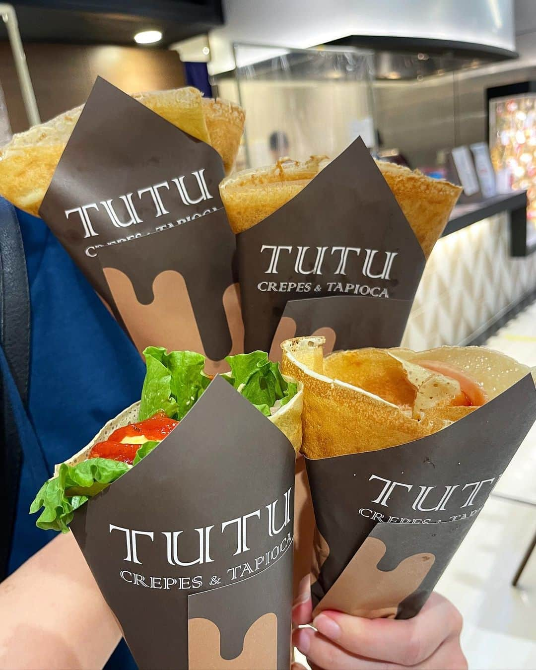 もーさんさんのインスタグラム写真 - (もーさんInstagram)「(*˘︶˘*).｡.:*♡ ♡♡♡ 買い物帰りにクレープ♪ ・ 📍TUTU CREPES @tutu_tapioca  ・ ◎シュガーバター ¥430 ◎シナモンシュガーバター ¥450 ・ ◎ウインナーエッグ ¥600 ◎ハムエッグ ¥600 ・ 少し小腹がすいたので 初めてのお食事クレープ！ ・ 大きなウインナーが入って なかなかのボリュームでした。 ・ 定番のシュガーバター、シナモンシュガーバターは、美味しくて秒で完食😋 ・ ◇イオン長久手3階 ・ ・ *☼*―――――*☼*――――― #tutu#クレープ#crepesandtaplocatutu#crepes#イオン長久手#名古屋クレープ#名古屋グルメ#名古屋カフェ#名古屋スイーツ#シュガーバター#お食事クレープ#長久手スイーツ#長久手カフェ#イオンモール長久手#tutucrepes#tutuクレープ#pr#tutuアンバサダー」4月30日 10時36分 - mouusan