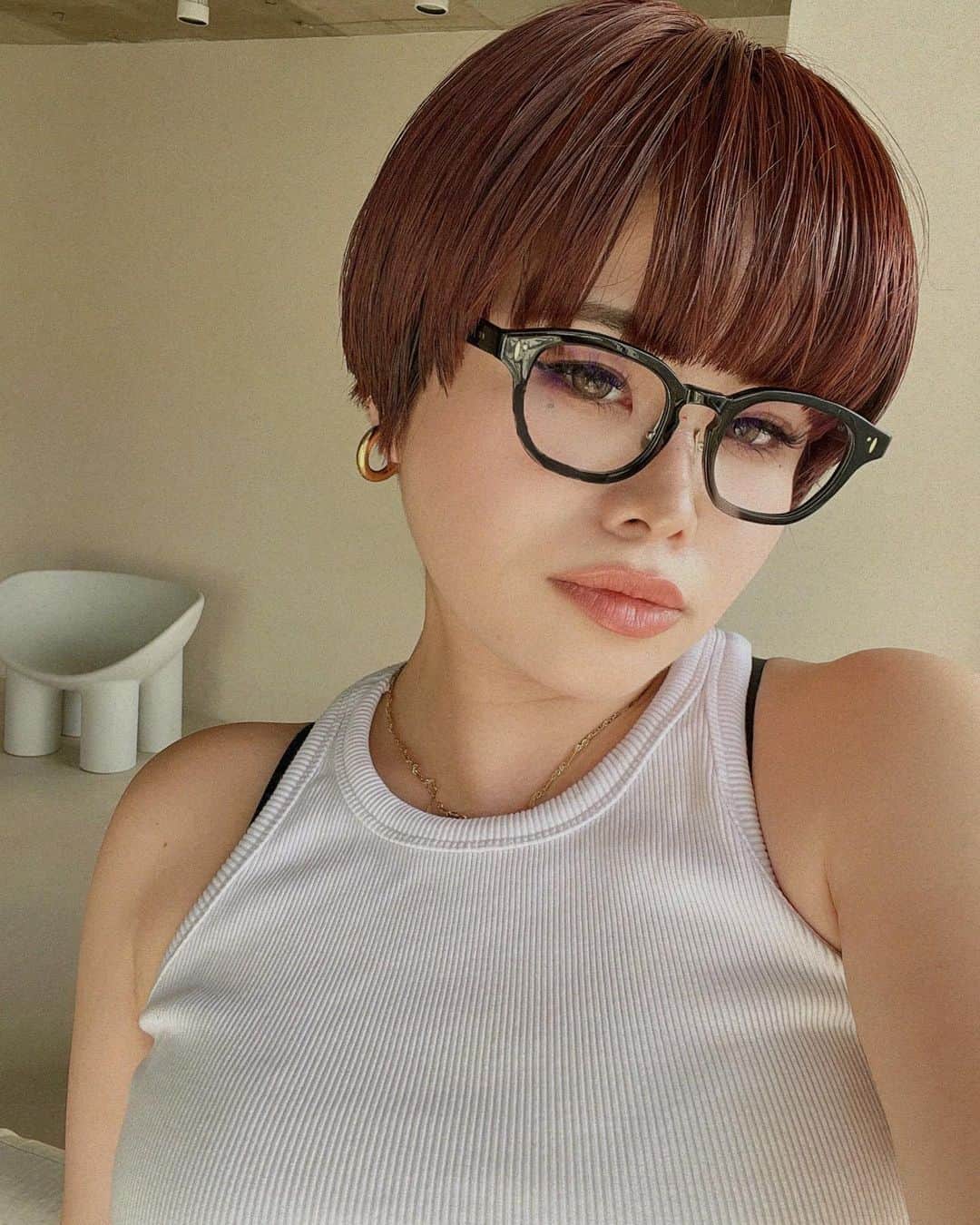 金子若菜さんのインスタグラム写真 - (金子若菜Instagram)「⠀ 眼鏡新調したり、 お気に入りの指輪が増えたり。 気分上げてこうぜ。」4月30日 10時50分 - wakana__kaneko