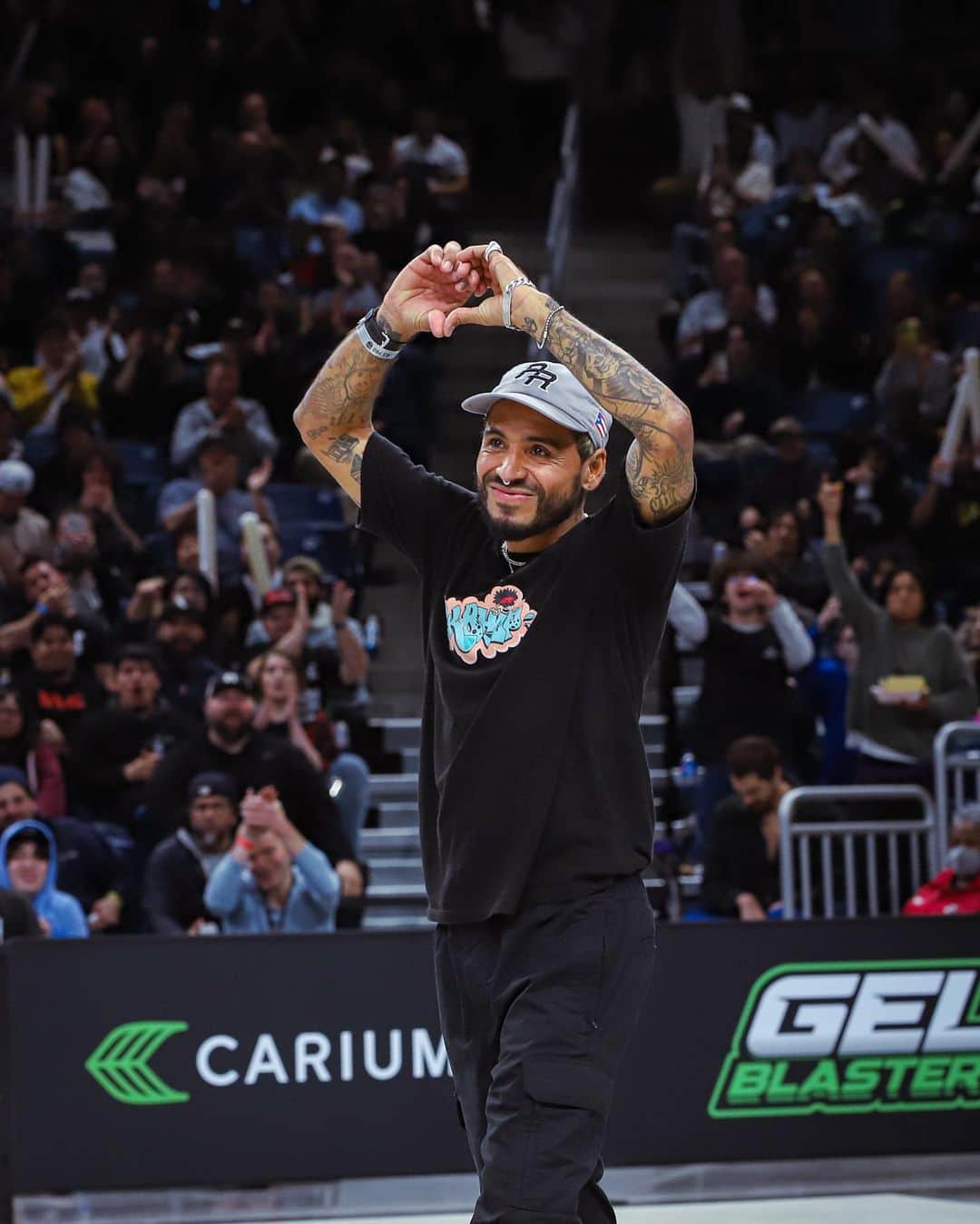 マニー・サンティアゴのインスタグラム：「What a @sls stop chicago! I want to congratulate @rayssalealsk8 & @kelvinhoefler for taking the 🏆.  The amount of love and cheers I received were humbling, You guys remind me why we do what we do. Like @giannis_an34 said “Every year you work, you work towards something, towards a goal — You work towards a goal — it’s not a failure. It’s steps to success.” With that being said all I can do is work harder to give you guys a better show and skate how I know I can. Hopefully I see you in Australia ❤️‍🔥 📸: @sketchyfrankie」