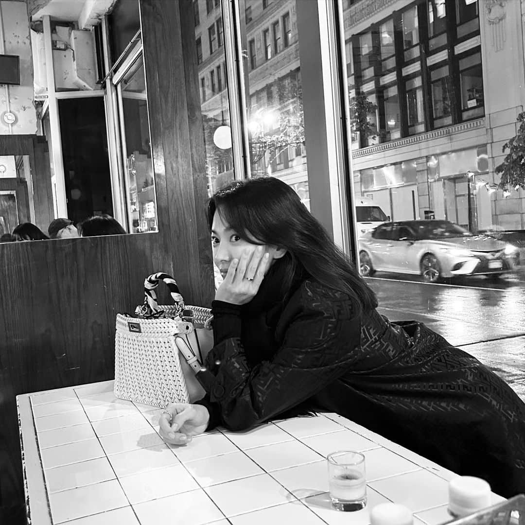 ソン・ヘギョのインスタグラム：「NY 💛 FENDI」