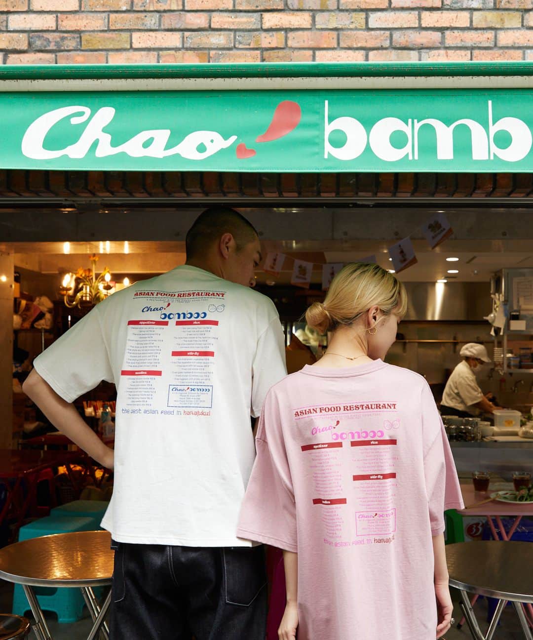 フリークスストアさんのインスタグラム写真 - (フリークスストアInstagram)「-原宿の名店！「Chao! Bamboo」メニュー表のバックプリントが個性的な人気レストランのTシャツ-  メニュー表をモチーフとした大胆なバックプリントが魅力！ フロントはシンプルに胸元のロゴのみにし、飽きのこないデザインに◯ 選べるサイズとカラーバリエーションで、友達や恋人とお揃いもおすすめ♪  Chao! bamboo × FREAK'S STORE 別注バックプリントTシャツ【限定展開】 問い合わせ番号:1323248901514 価格:¥3,300(tax in) カラー:オフホワイト/ブラック/ライトピンク/グリーン サイズ:S/M/L  ▶︎画像をタップして商品情報をチェック！  ※「別注バックプリントTシャツ（品番:1323248901514）」はサンプル品を使用しており、お手元に届く商品は胸元のロゴが10cm下の位置にプリントされております。予めご了承ください。  ≪開催中のキャンペーン≫ 🎉会員様限定10%OFFキャンペーンは5月7日まで🎉 さらに2,000円&1,000円のWクーポンも同時開催💨 ▶詳細はTOPページ( @freaksstore_official )のURLからNewsをご覧ください。  #freaksstore #フリークスストア #freaksstore23ss  #freaksstoreofficial #freaksstore_women」4月30日 12時02分 - freaksstore_official