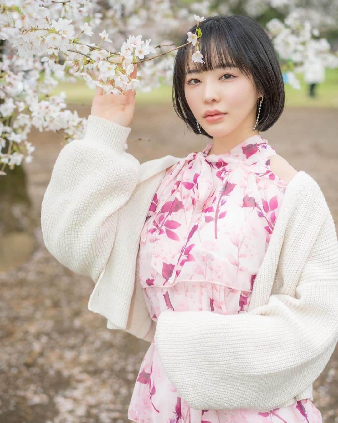 三宮つばきさんのインスタグラム写真 - (三宮つばきInstagram)「また来年🌸  #お花見 #桜 #ポートレート #東京  #お花見コーデ #お花見スポット #お花見デート #お花見🌸  #桜 #さくら #cherryblossom #cherryblossoms #cherry」4月30日 12時06分 - tsubaki_s_cmore