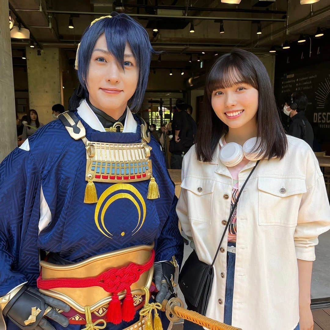 秋田汐梨のインスタグラム：「ㅤ 刀剣乱舞の載せてなかったオフショを⚔️ スカイツリーの展望台のシーンはこんなグリーンバックでした🐢 まだの方はGWに是非〜！！ #映画刀剣乱舞黎明」