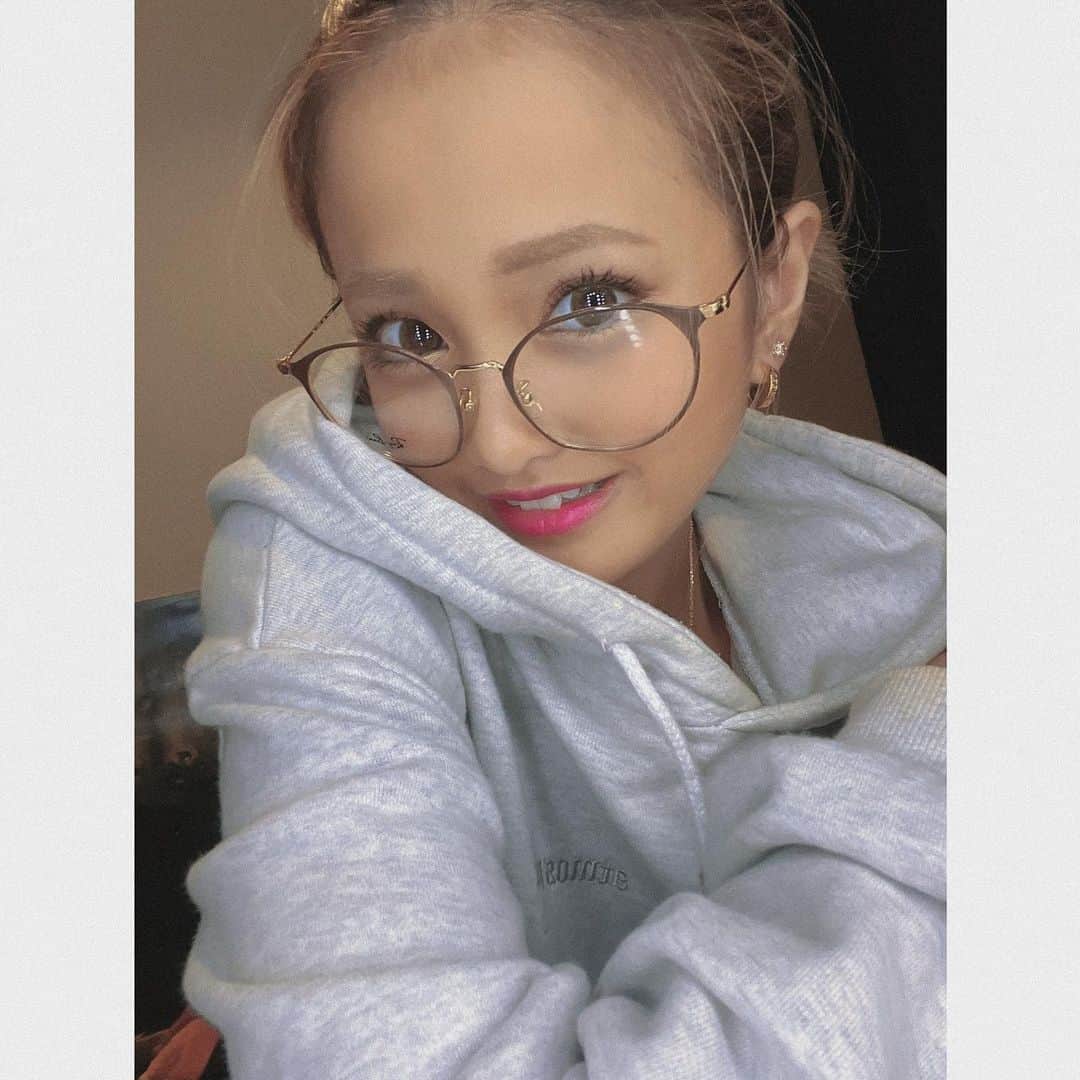 石垣千菜美のインスタグラム：「メガネ似合う女子になりたい🤓❤️‍🔥」
