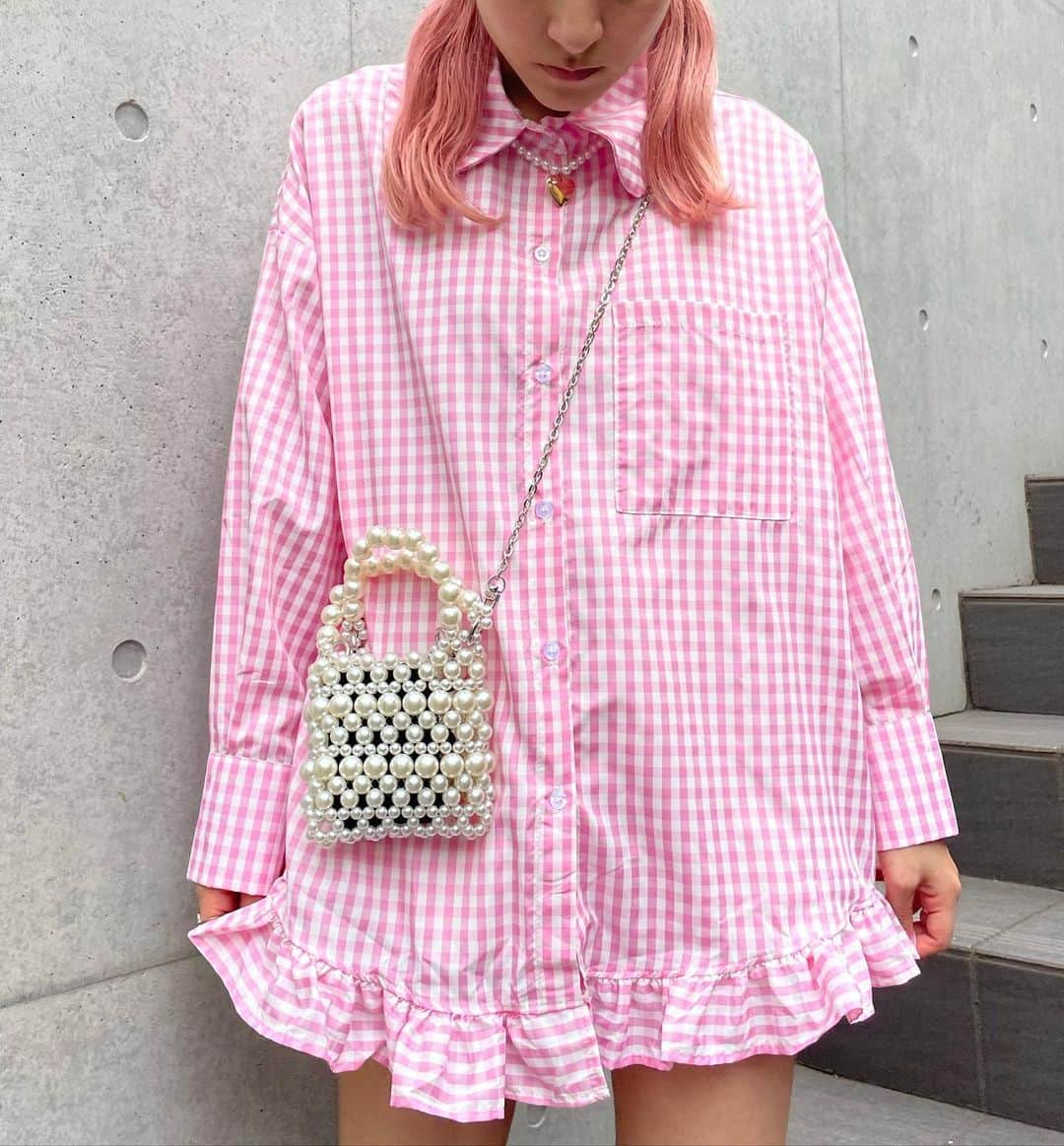 NADIAのインスタグラム：「🎀...NEW IN...🎀  check frill shirt one-piece ¥4490(tax in)♡  bag  ¥9290(tax in)♡  ♡♡♡♡pin [3color] ¥1290(tax in)♡  気になるものがございましたら、 お気軽にお問合せ下さい✨  ご来店お待ちしております♪ @nadia_corazon」