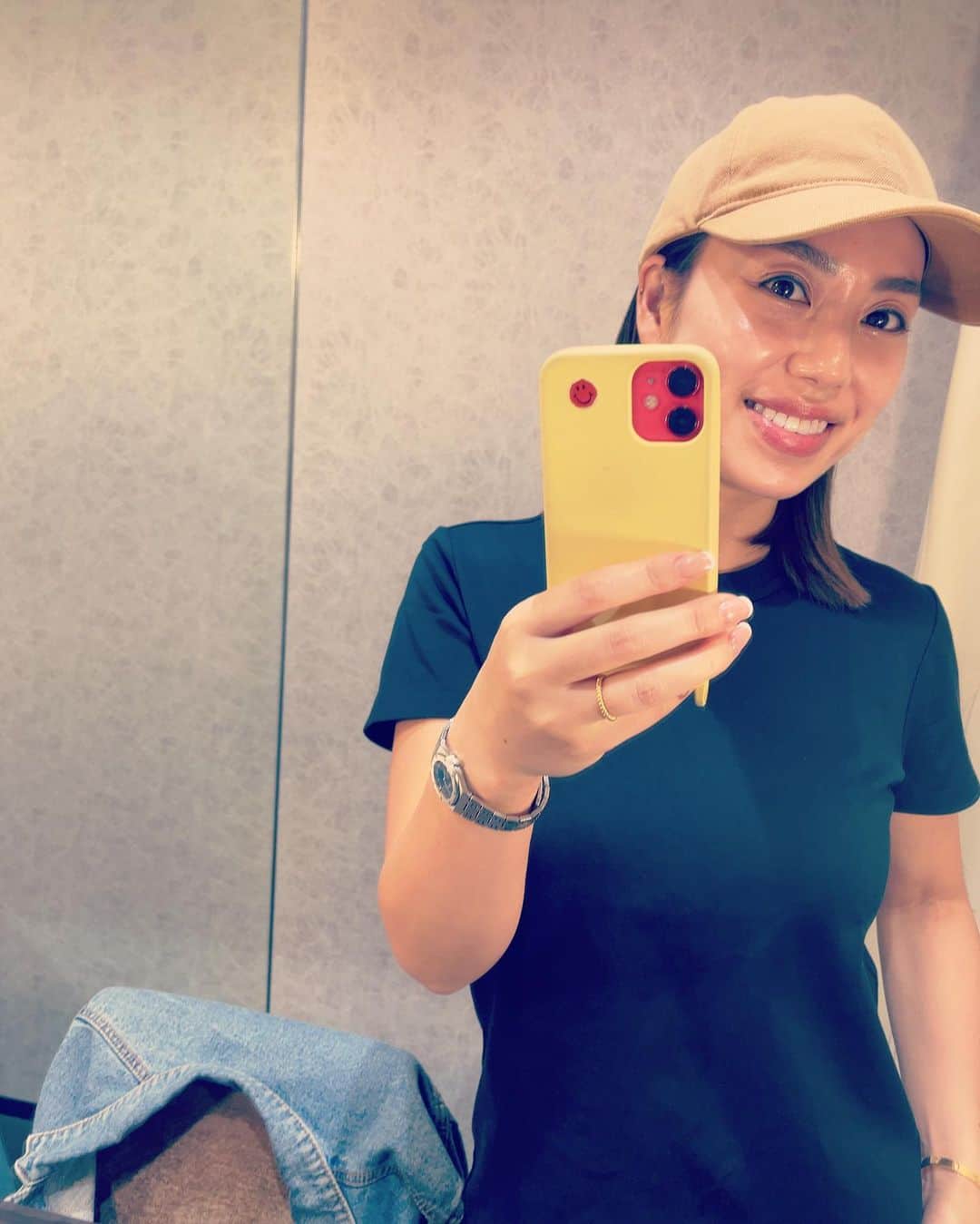 中谷紋菜のインスタグラム：「@sbeautyclinic  #肌ケア 久しぶりの #レーザートーニング やっぱり良い!!翌朝ふわふわで、肌のトーン明るくなりました。  ケアって大切☺️ お肌のケアをすると心地が良いです。  @dr.y.yumi  ありがとうございました。  #エスビューティークリニック #渋谷 #皮膚科 #エイジングケア #レブライト」