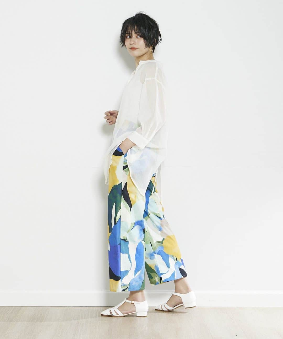 clearimpression_officialのインスタグラム：「• INED CLARO   NEW IN　～April～  いつものコーデを今っぽく  プリントストレートパンツ ￥15,400 (税込)  #inedclaro #イネドクラロ #大人カジュアル　 #きれいめカジュアル #柄パンツ #パンツ #大人女子 #flandreonlinestore」