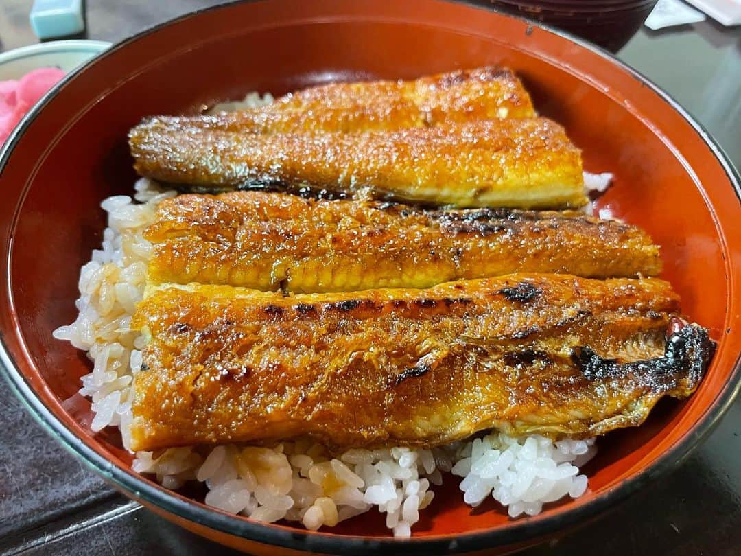 西澤瑠莉奈のインスタグラム：「． ． 贅沢させていただきました🥹✨ ． #うなぎの魚伊 #魚伊 #うなぎ #大阪 #鰻丼」
