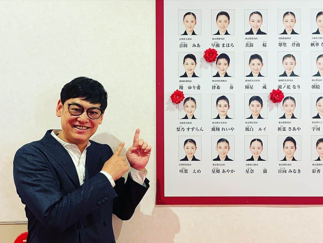 宮田麺児のインスタグラム：「いいものをみた。 清く正しく美しく 沁みました。  #宝塚歌劇団   #タカラジェンヌ #エンターテイメント」