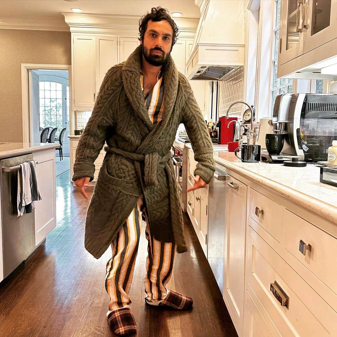 クナル・ネイヤーのインスタグラム：「This birthday post is to myself. Happy birthday kid, you managed to make some people laugh out loud. That’s a fulfilling life me thinks. Love always, me.」