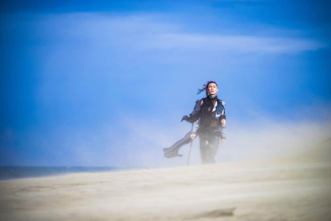 OZworldさんのインスタグラム写真 - (OZworldInstagram)「ㅤㅤㅤㅤㅤㅤㅤㅤㅤㅤㅤㅤㅤ  Atraides、このMVを楽しむために一同Duneって映画を見て欲しい✌️🛸そして同監督のメッセージっていう映画も併せて見て  そんでこのMVにまた戻ってきてね  #ozworld #atreides」4月30日 18時15分 - ozworld_okinawa