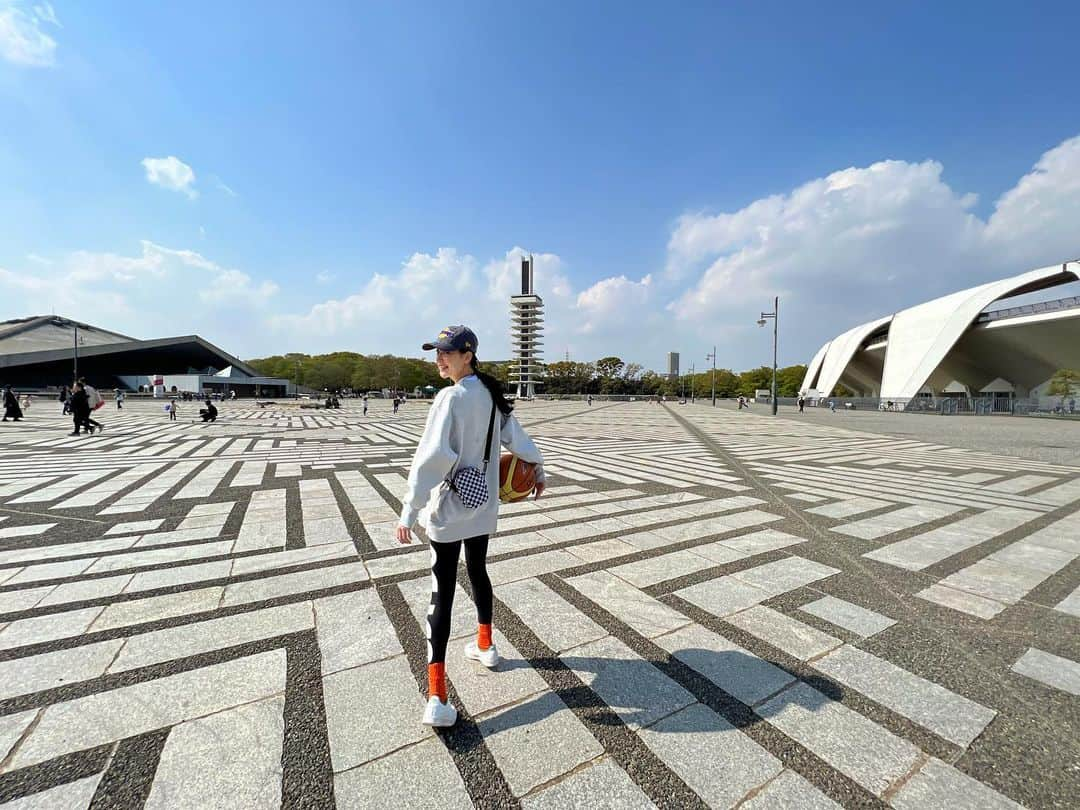 有沢雪のインスタグラム：「最高のお天気で運動🏀！ 気持ちよかった☺️ みんなはどんな連休を過ごすのかなぁ🐶  #私服はほぼスウェット #スウェットだいすき #JUSTDOIT #元バスケ部の実力は皆無になってた  前回の投稿のコメントにたくさん背中押されました。本当に嬉しかったです☺️♡ 後ほどお返しします🫶」