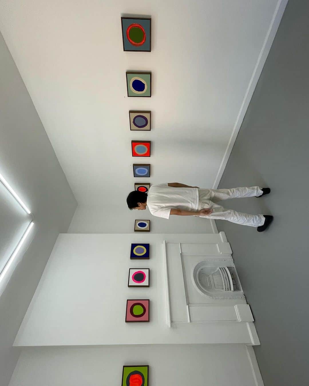 サラ・エレンのインスタグラム：「Circles, totality, perfection. Complete catalogue link in my bio. The circles from the Inner Sanctum Series have been so fun to make and I look forward to making more.. 🤍」