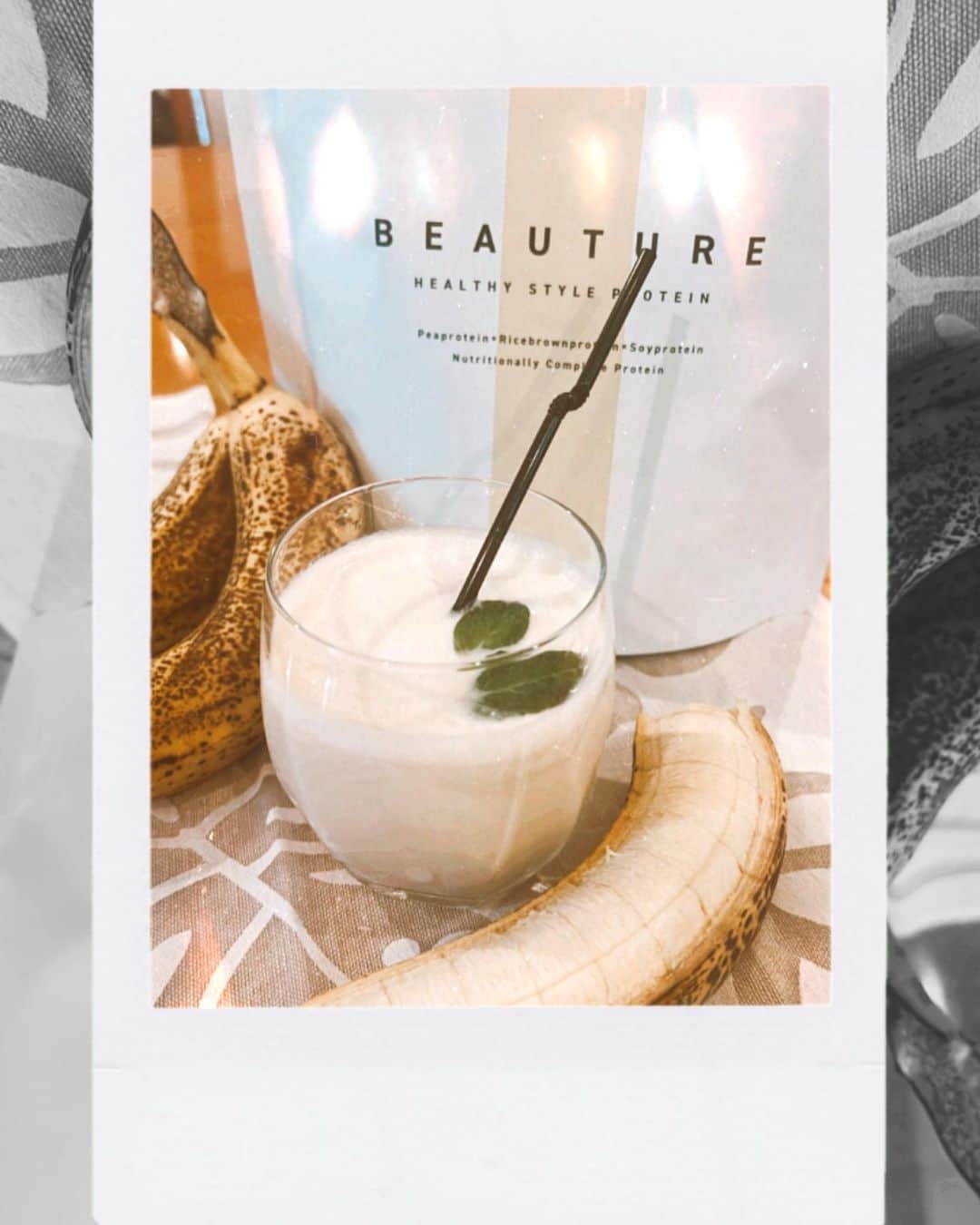 RIKOのインスタグラム：「この度 @beauture_official アンバサダーとして就任させて頂きました🌿‬ ܸ  最後にお得な情報あります🌼  元々 @beauture_official の大ファンでした😂 BEAUTUREの植物性完全栄養プロテインを私生活に取り入れてから良いこと尽くし🤍 私は朝と夜の置き換えや、トレーニング後、小腹が空いた時に飲んでいます🌿‬ ܸ  ｢BEAUTUREのプロテインを飲んで変わったこと｣ ・肌が改善 ・髪のツヤ(週2のスペシャルケアとして使うトリートメントの頻度が週1に) ・体重の減少 ・メンタル面の変動がなくなった  プロテイン＝トレーニングしている人が飲むものって考えはもう古い⏰ どんな方でもプロテインを飲むメリットがあります🤍  夏先取りキャンペーン🌞🌴 クーポンコード:cocoru ▶初回定期とトライアルパックがそれぞれ【 1000円OFF】 →定期購入の場合は人気の『BEAUTUREオリジナルシェイカー』もプレゼント🎁 ※有効期限は2週間です。 ※初回定期とトライアルパックを同時ご購入された場合は2000円OFFではなく 1000円OFFが適応されます。  #BEAUTURE #BEAUTURE プロテイン #プロテインダイエット #置き換えダイエット  #完全栄養食  #ソイプロテイン  #pr」