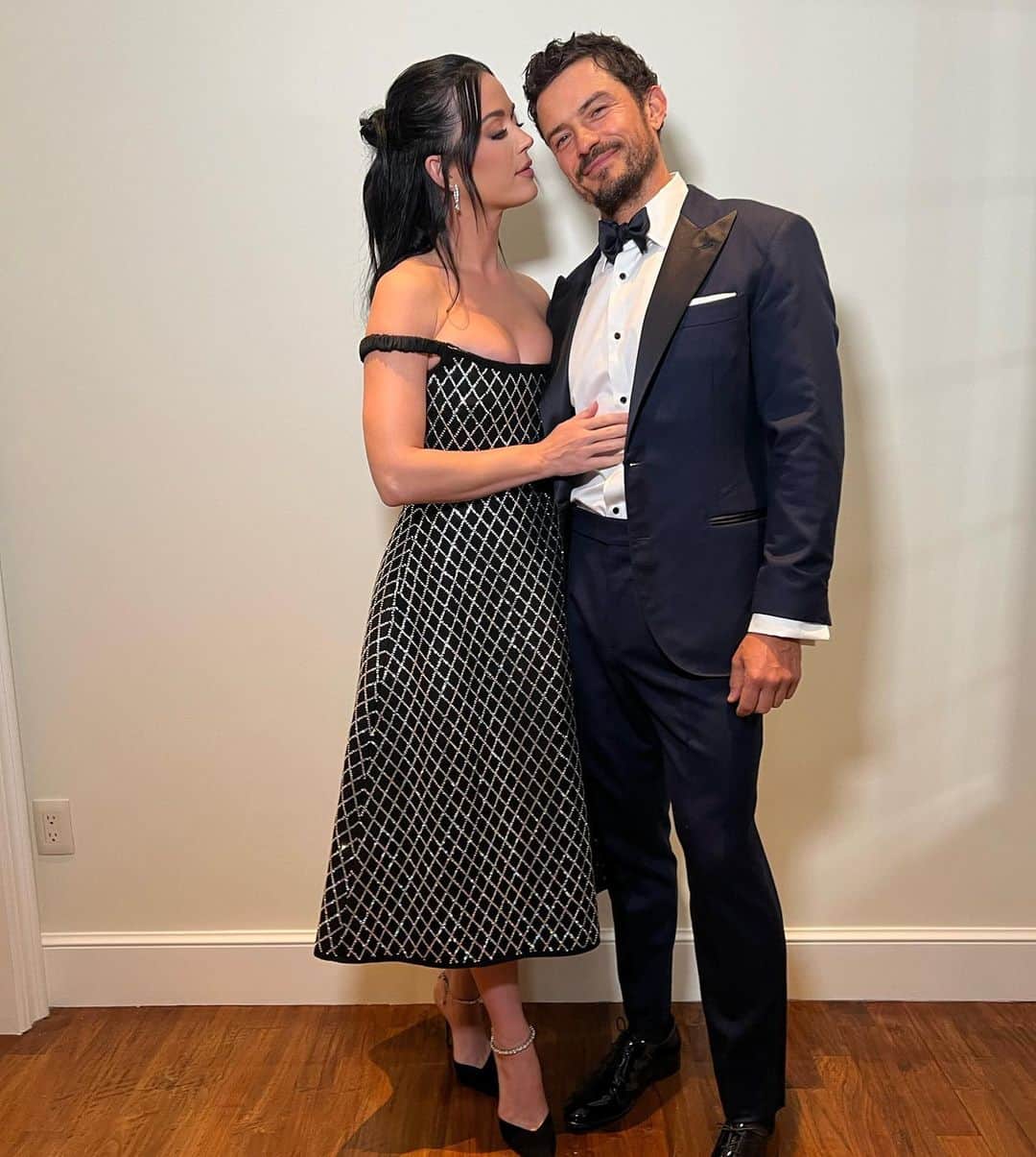 ケイティ・ペリーのインスタグラム：「Orlando and I’s initials are O.K. We continuously put in the work to make sure they aren’t 🚨K.O.🚨 Find yourself a partner that will go down to the mat with you and get back up every time. I love you my fighter @orlandobloom 🥊♥️」