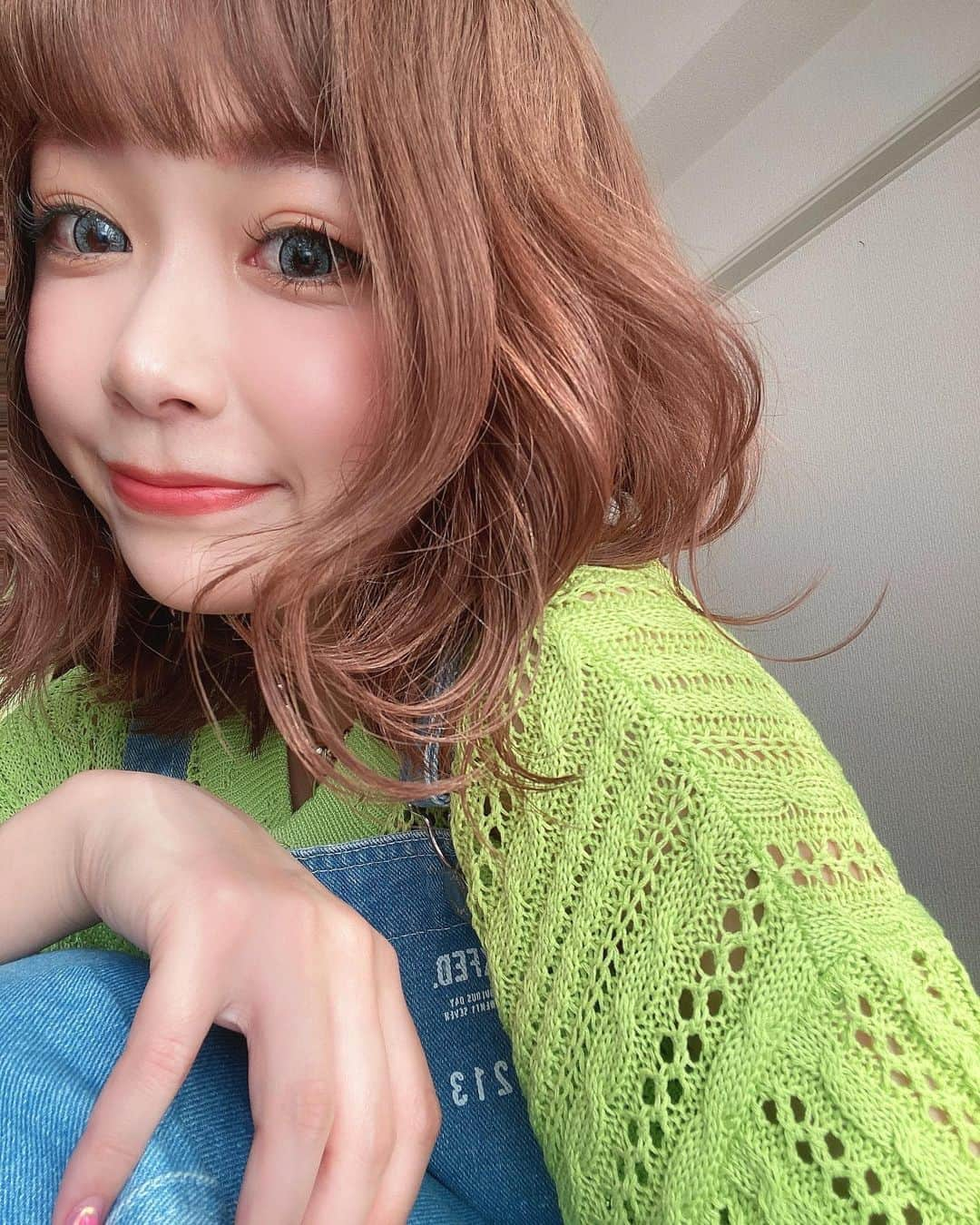 水嶋ひかるさんのインスタグラム写真 - (水嶋ひかるInstagram)「月1さきさんのトリートメントDAY💚🫧 髪の毛柔らかくなってきたぁ💙 頭侵欲で頭皮のケアもできてスッキリしました🥹 ホームケアで使ってるトリートメント導入剤も入れてもらってます🤗 さきさんいつもありまとございます💘 @saki_kono_  . #頭侵欲 #rrsalon #トリートメント #今日は何の日 #しみゼロの日」4月30日 15時44分 - hikapudayo