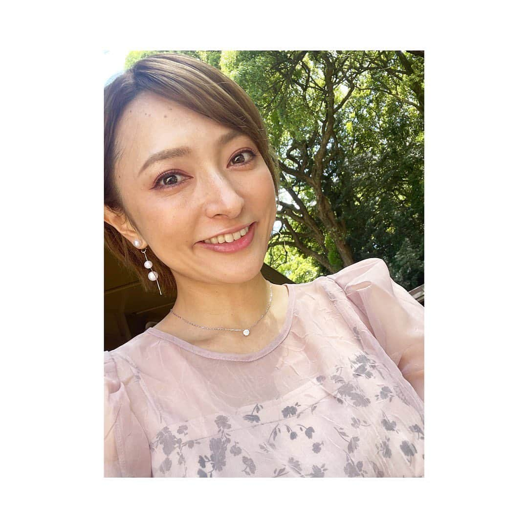 杜野まこのインスタグラム：「まっすぐな愛って美しいなぁ✨  久しぶりに結婚式に出席させて頂きまして 一才邪念の無い 人が人を想う空間、愛、真心、笑顔、感謝、沢山の思い出と幸せを願い合う一日。  その中に自分も加えていただけている事に感謝いっぱいで、 本当に嬉しくこちらまで幸せになりました♡  シンプルに一番大切なこと 愛すること 幸せになること そのために生きるんだなと。  素敵だったなぁ〜❤️❤️❤️  #お日柄もよく #素晴らしい #大好きなお二人 #末永くお幸せに  #love #peace #smile #music #warm #feeling #destiny」