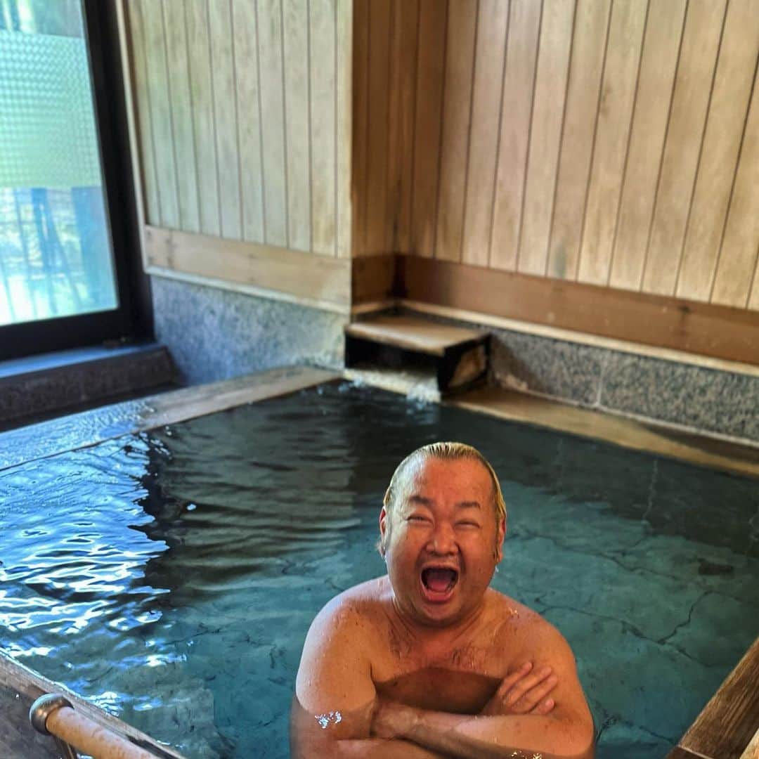 ハチミツ二郎さんのインスタグラム写真 - (ハチミツ二郎Instagram)「爆笑貸切風呂。  #温泉」4月30日 16時37分 - jirohachimitsu