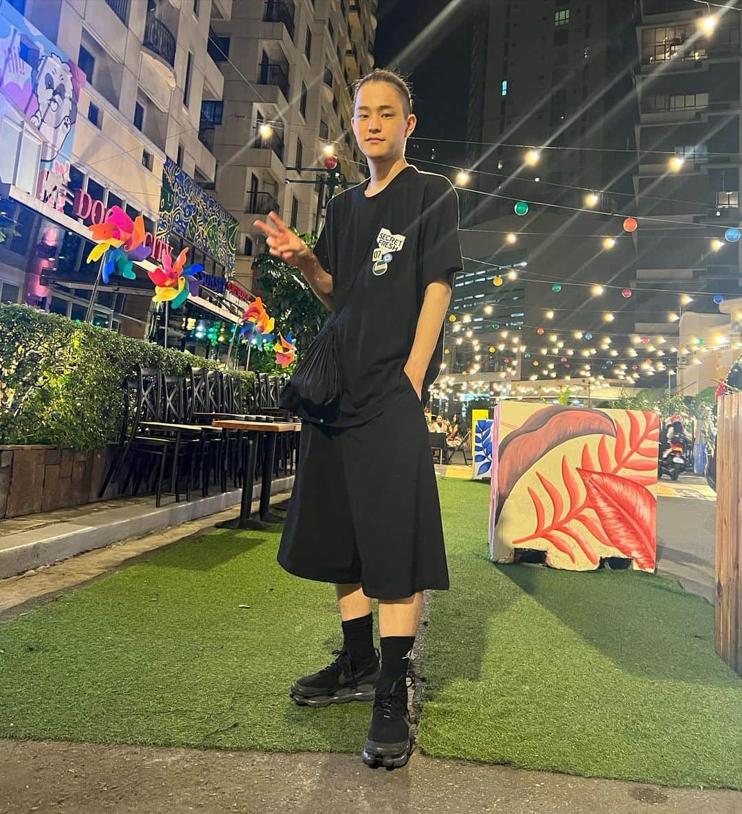 三海裕弥さんのインスタグラム写真 - (三海裕弥Instagram)「Guess what is printed on the T-shirt ⁉︎🤩 ・ tops ➡︎ @secretfreshph  pants ➡︎ @zara  socks ➡︎ @jumpman23  shoes ➡︎ @nike」4月30日 17時10分 - kapetayo_yuya