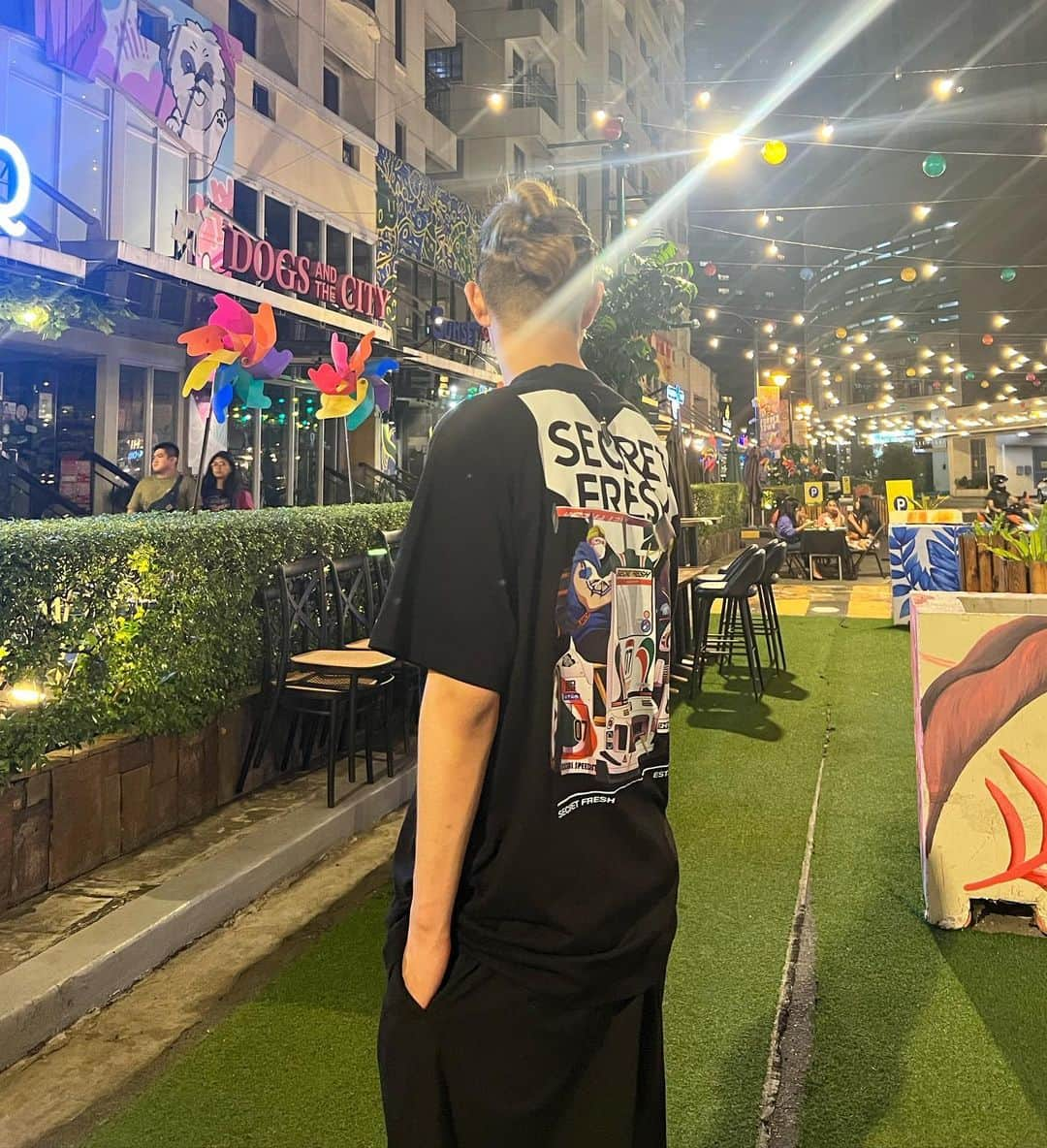 三海裕弥さんのインスタグラム写真 - (三海裕弥Instagram)「Guess what is printed on the T-shirt ⁉︎🤩 ・ tops ➡︎ @secretfreshph  pants ➡︎ @zara  socks ➡︎ @jumpman23  shoes ➡︎ @nike」4月30日 17時10分 - kapetayo_yuya