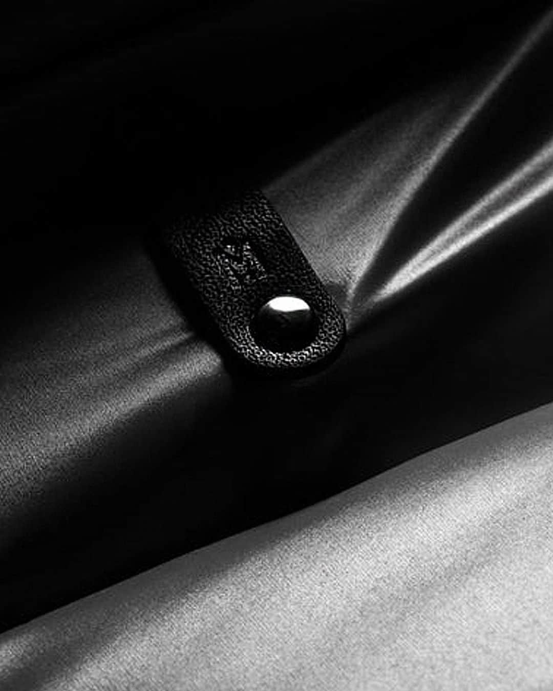 マッカージュのインスタグラム：「ICONS ONLY   Our signature outerwear and iconic ready to wear combines technical innovation with elevated style.  Discover more at MACKAGE.COM  #MACKAGE #MONDEMACKAGE」