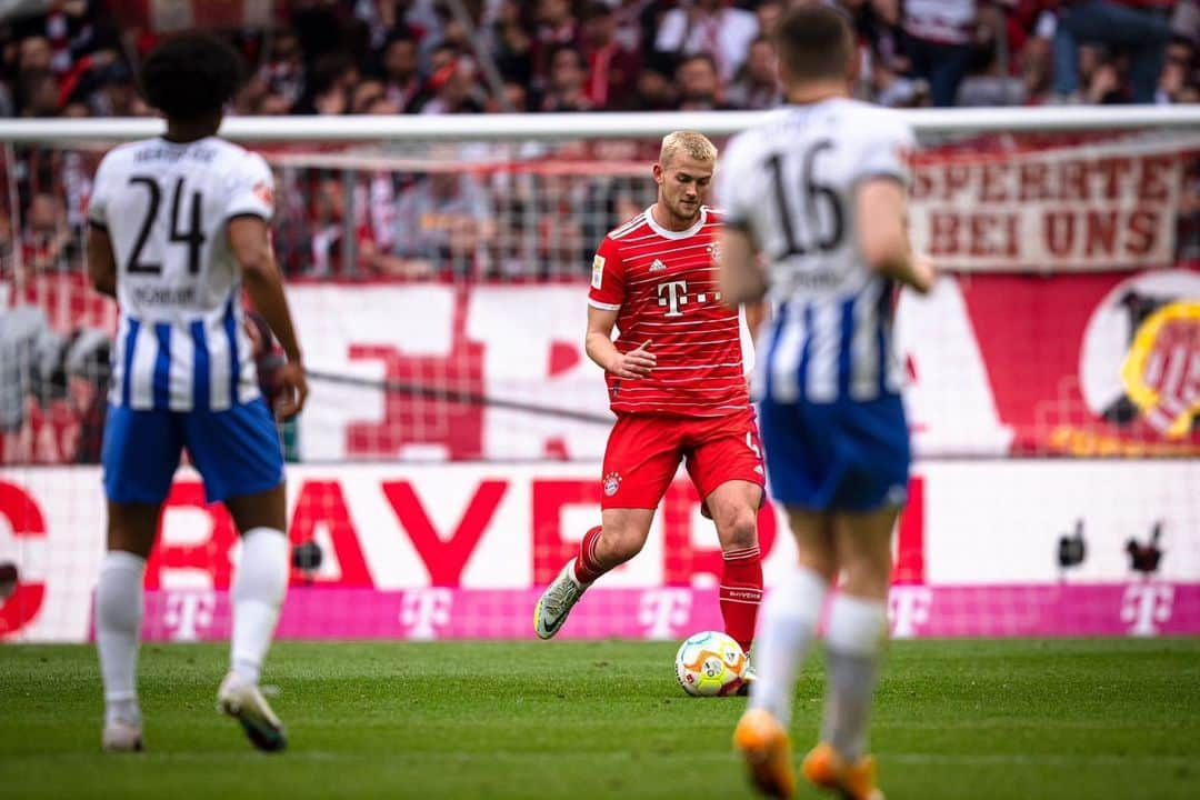 マタイス・デ・リフトのインスタグラム：「Back on track! 🔥 #FCBayern #MiaSanMia」