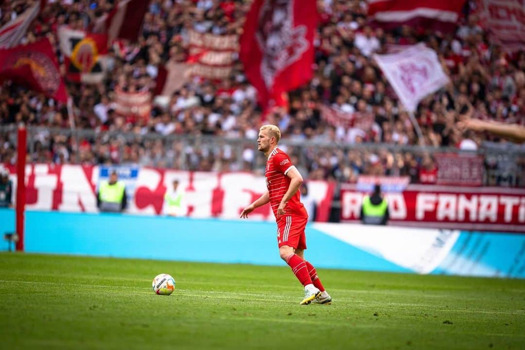 マタイス・デ・リフトさんのインスタグラム写真 - (マタイス・デ・リフトInstagram)「Back on track! 🔥 #FCBayern #MiaSanMia」5月1日 3時21分 - mdeligt_